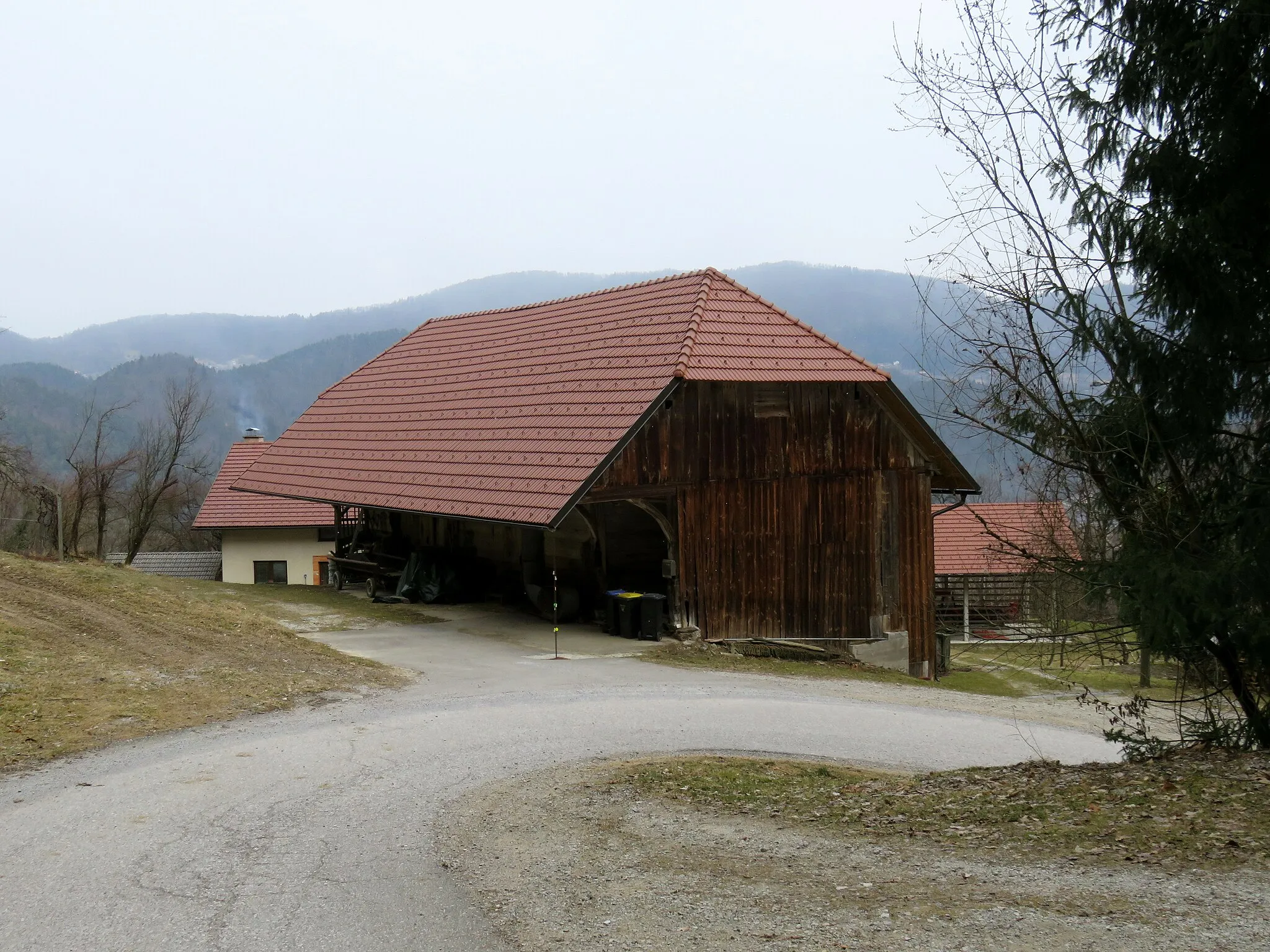 Photo showing: The Krajar farm in Mala Noga, Zgornja Jevnica, Municipality of Litija, Slovenia