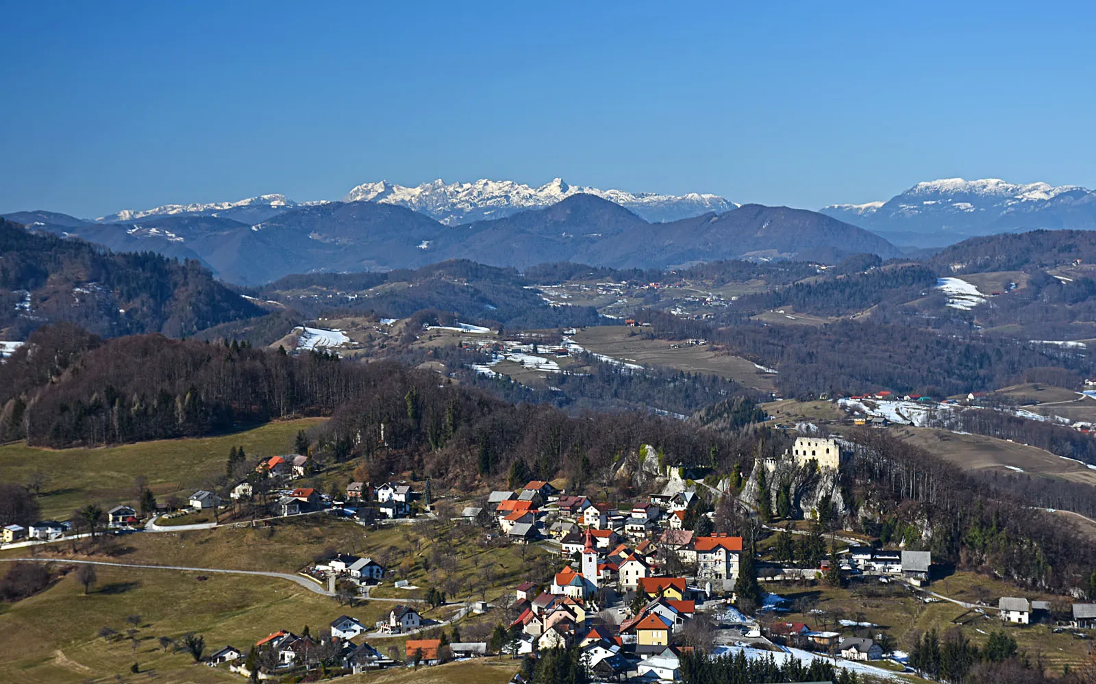 Photo showing: The view on the town from the Church of Holly Cross.