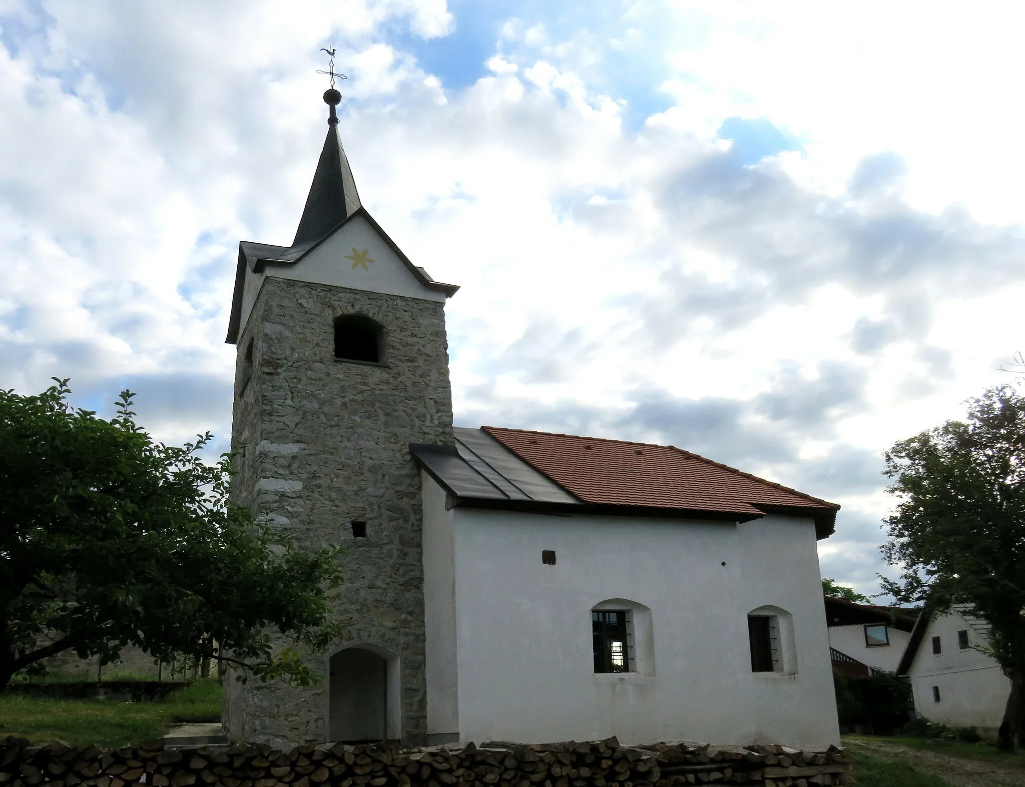 Photo showing: Saints Primus and Felician Church in Lašče, Municipality of Žužemberk, Slovenia