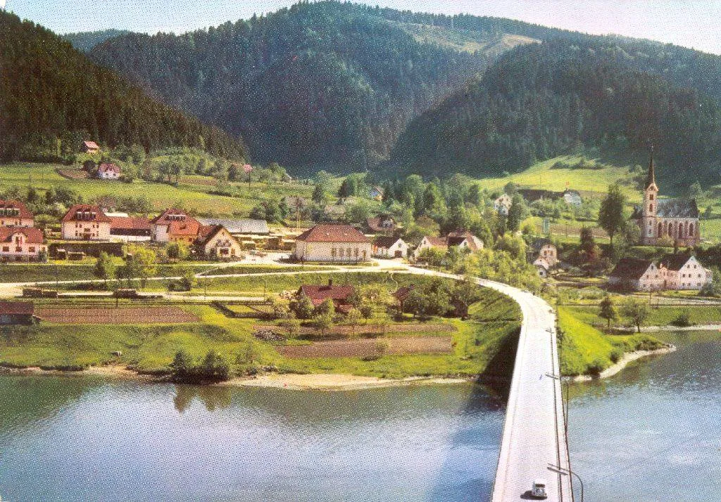 Photo showing: Postcard of Vuhred.