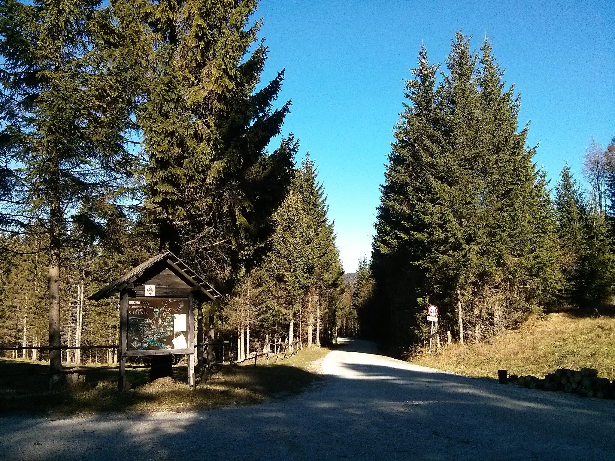 Photo showing: Krizisce Areh - Ruse - Klopni vrh