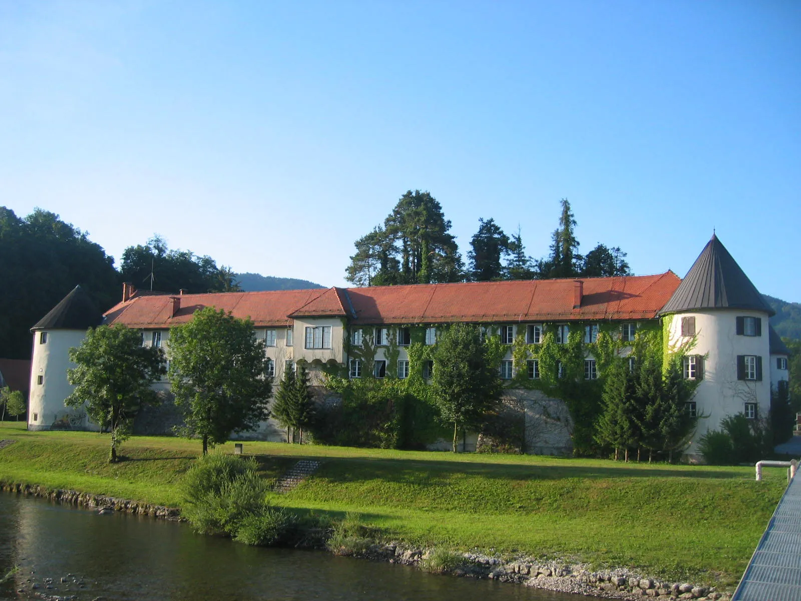 Photo showing: Vrbovec castle in Nazarje, Slovenia