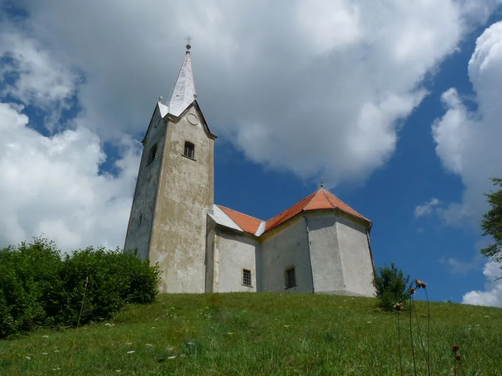 Photo showing: Sv. Križ nad Planino pri Sevnici