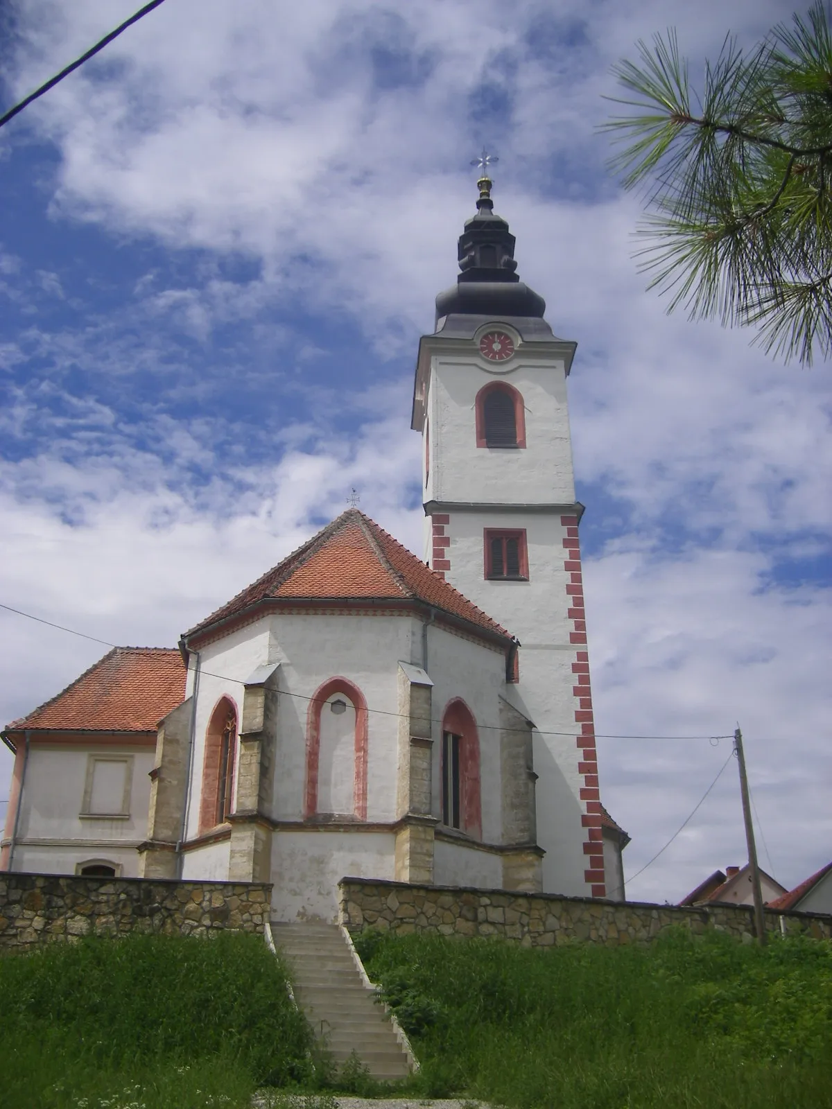 Photo showing: St. Rupert's Church in Spodnja Voličina (Municipality of Lenart, northeastern Slovenia)