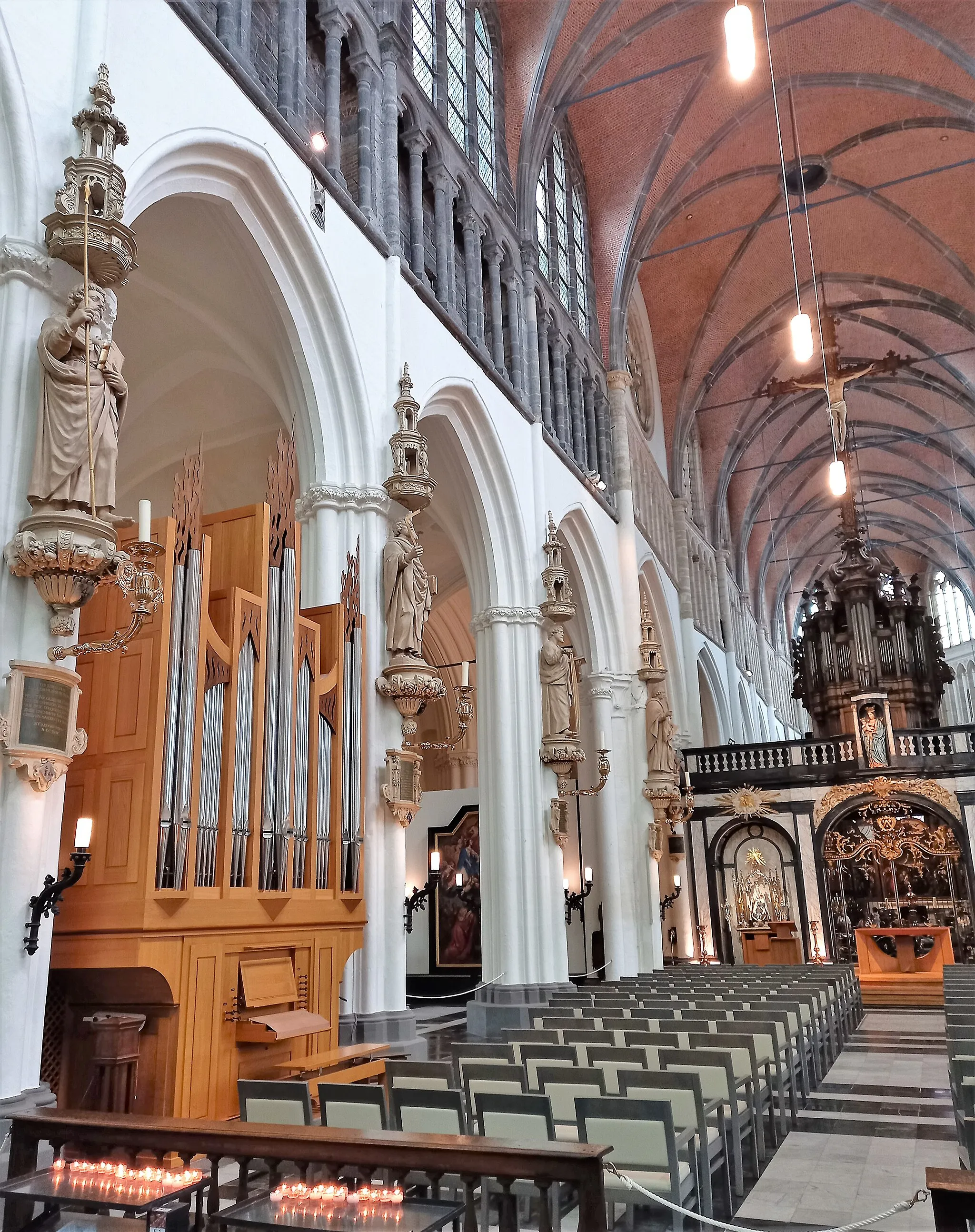 Photo showing: Interior of Onze-Lieve-Vrouwekerk (Brugge)