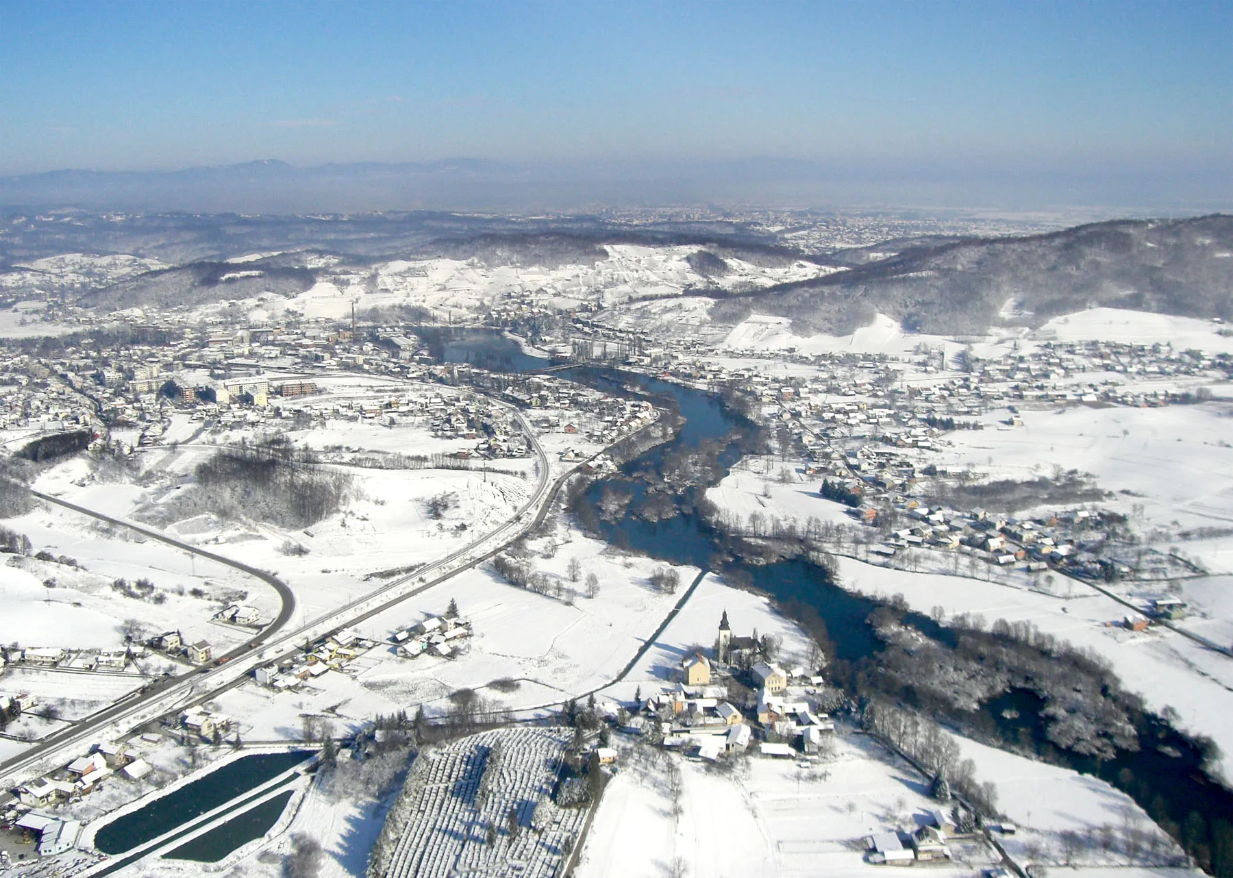 Photo showing: Duga Resa and surrounding area near city of Karlovac in central Croatia.