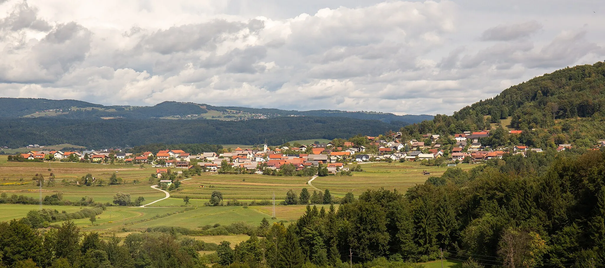 Photo showing: Spodnja Slivnica, Grosuplje, Slovenia.