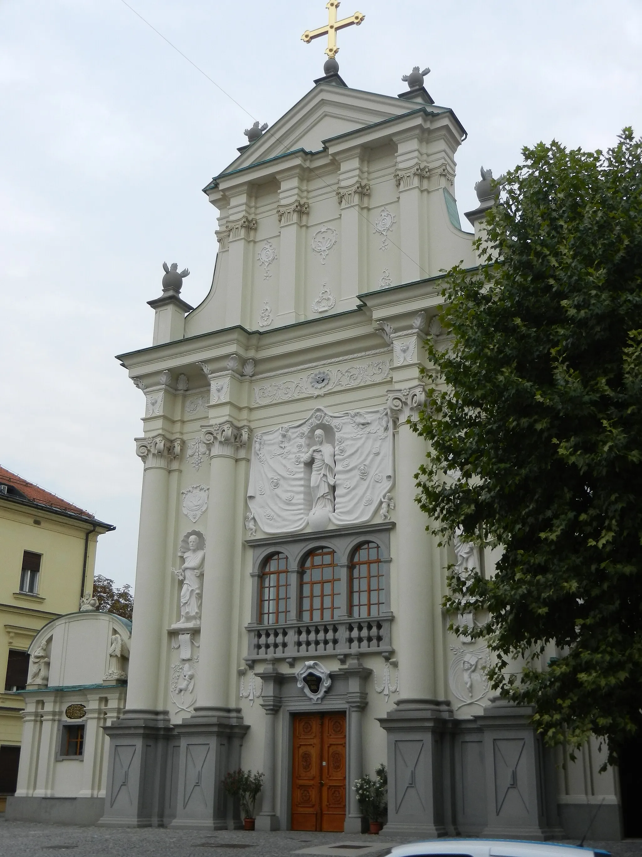 Photo showing: Obnovljena minoritska cerkev ob samostanu