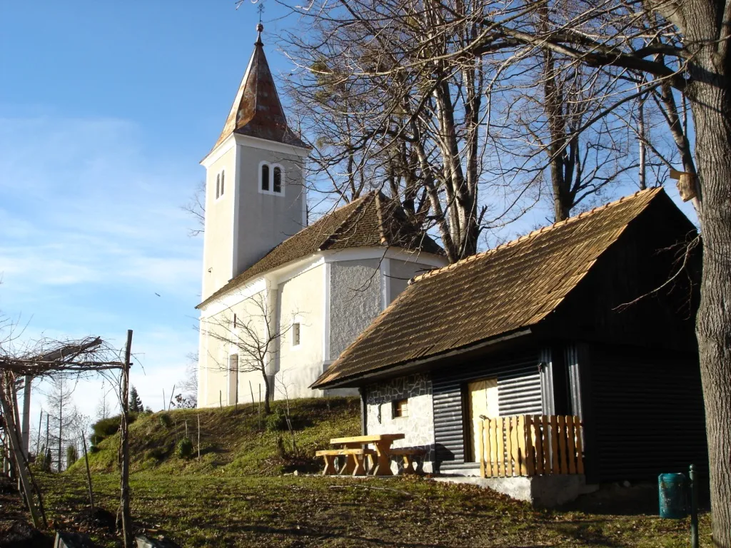 Photo showing: Church of Saint Bartholome in village Blatno (Slovenia)