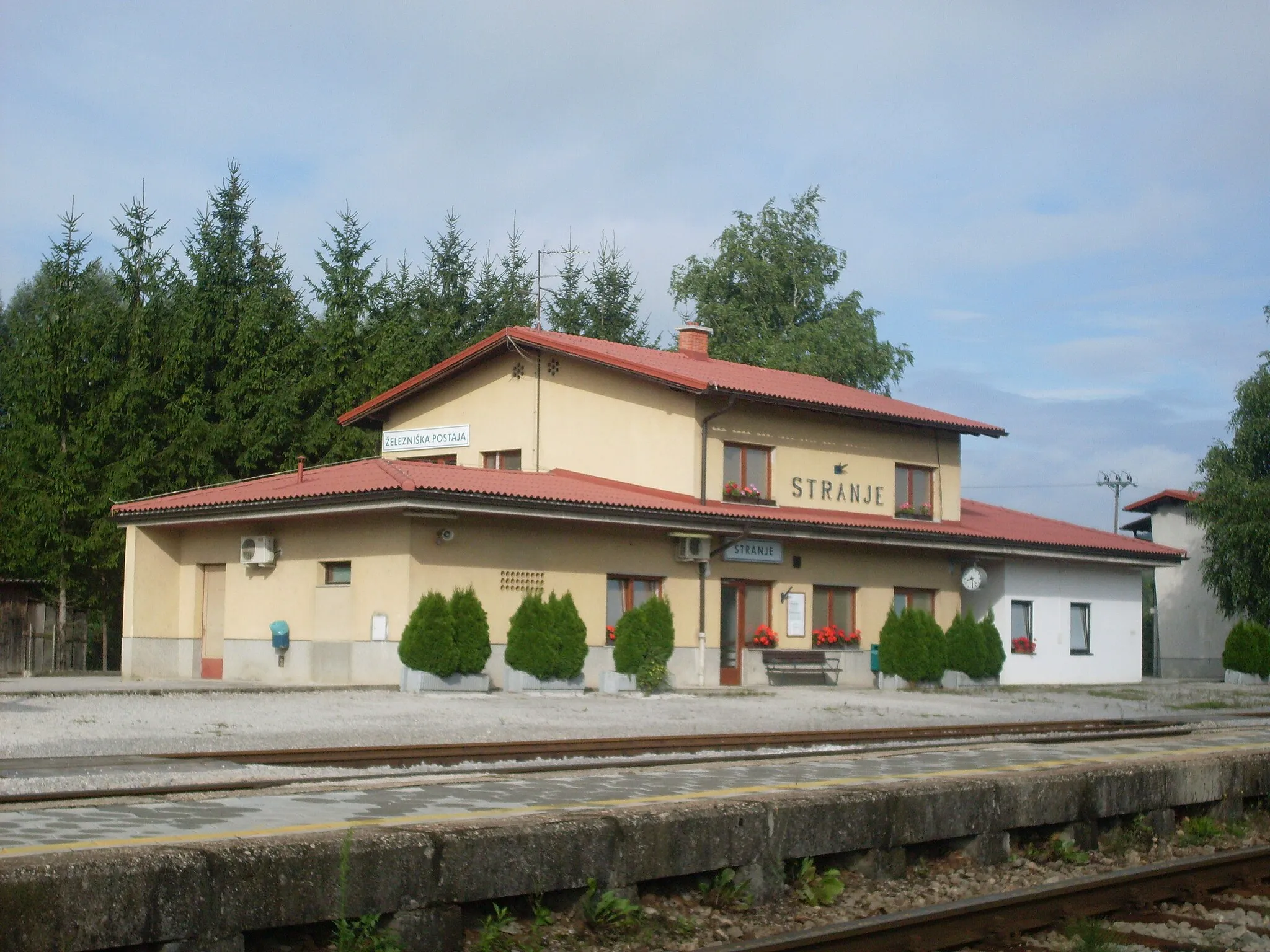 Photo showing: Train station in Stranje