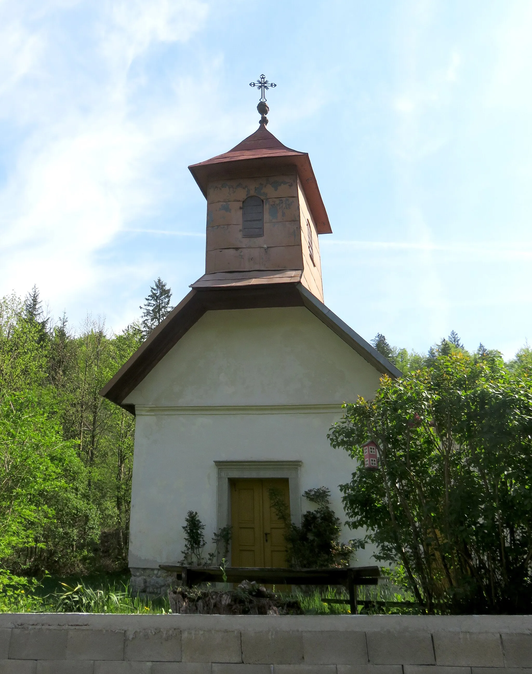 Photo showing: Saint Mary's Chapel in Zadolje, Municipality of Ribnica, Slovenia