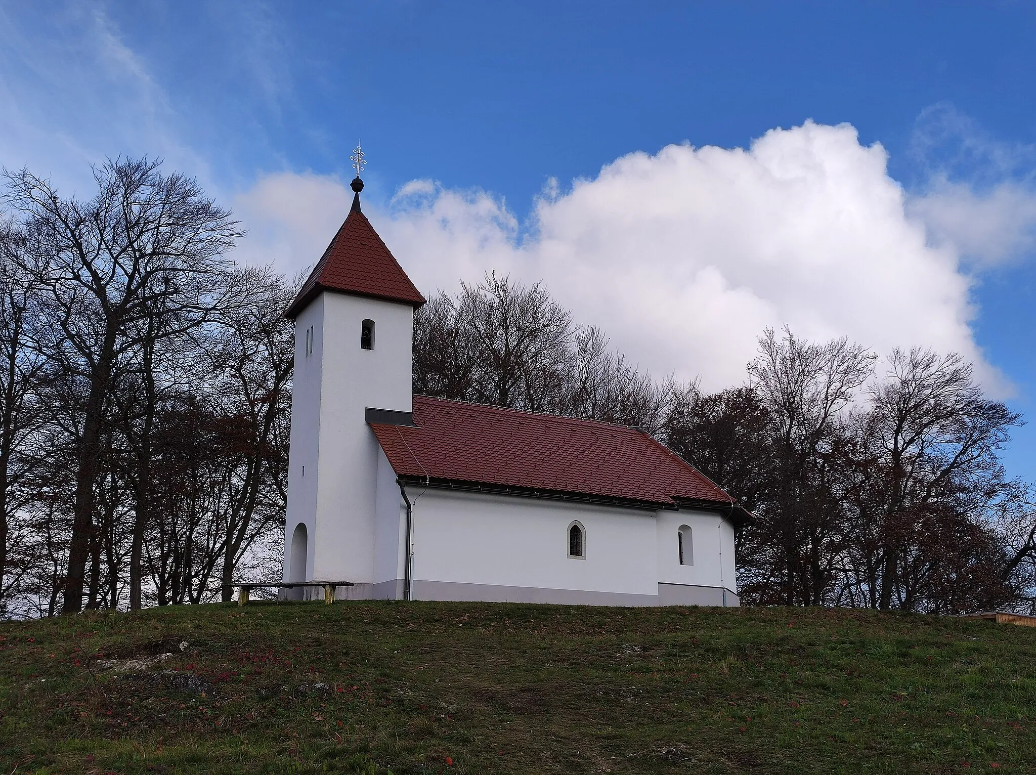 Photo showing: St. Lawrence's church in Jezero.
