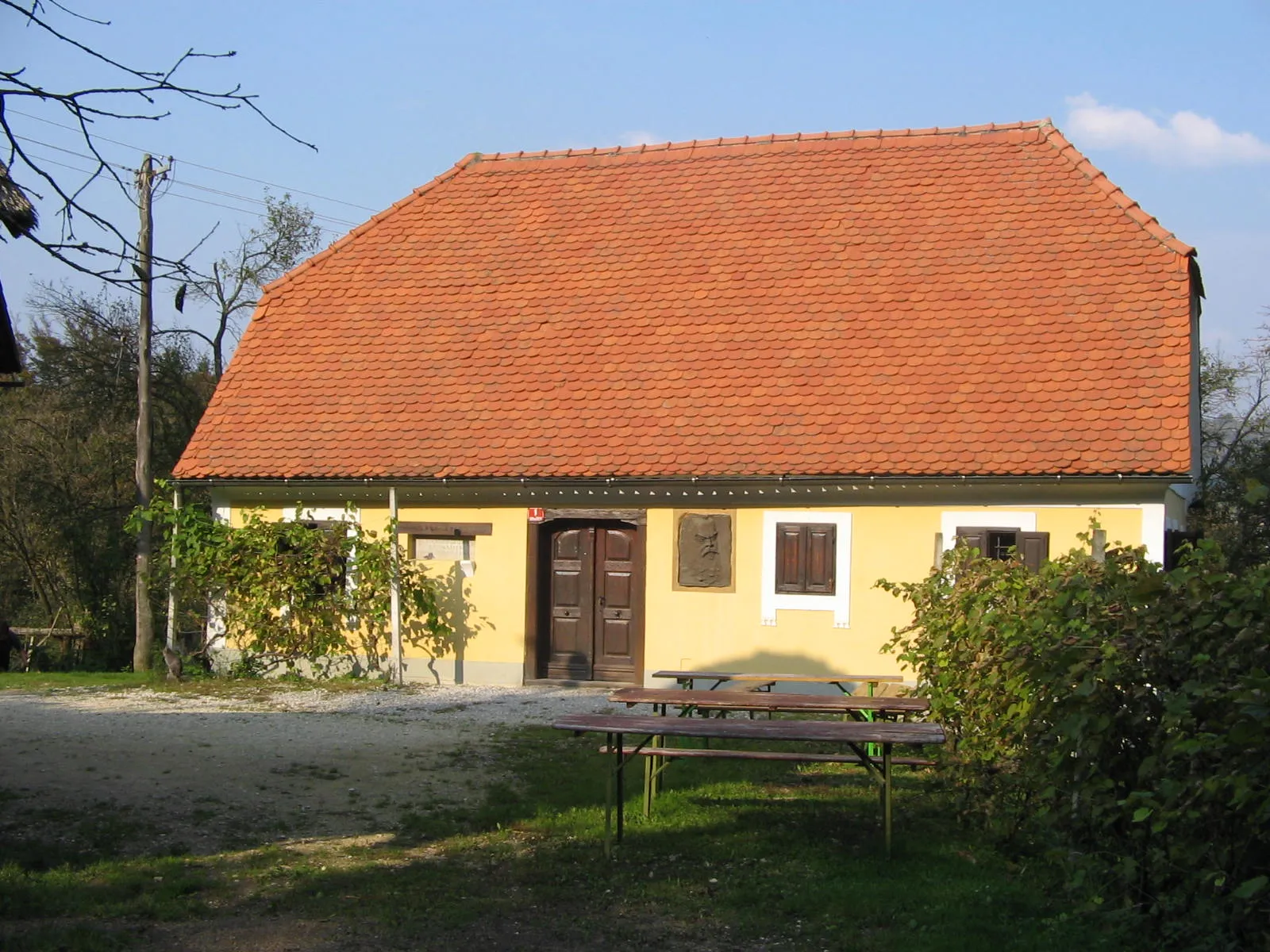 Photo showing: Geburtshaus von Anton Aškerc, slowenische Dichter

Quelle: eigene Aufnahme 16. Oct. 2005
Fotograf: Janez Novak, Ljubljana, Slovenija