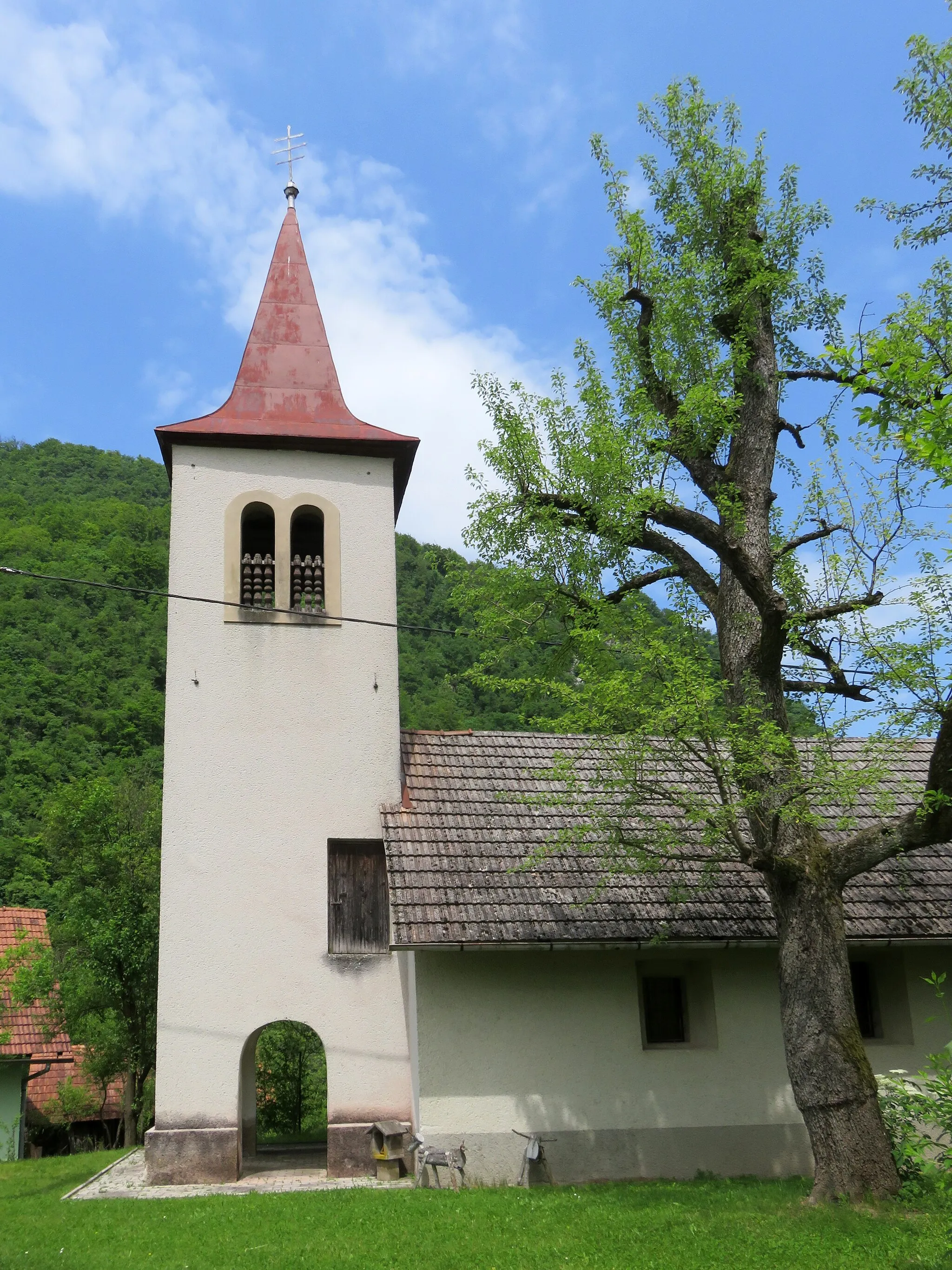 Photo showing: Saint Nicholas's Church in Renke, Municipality of Litija, Slovenia