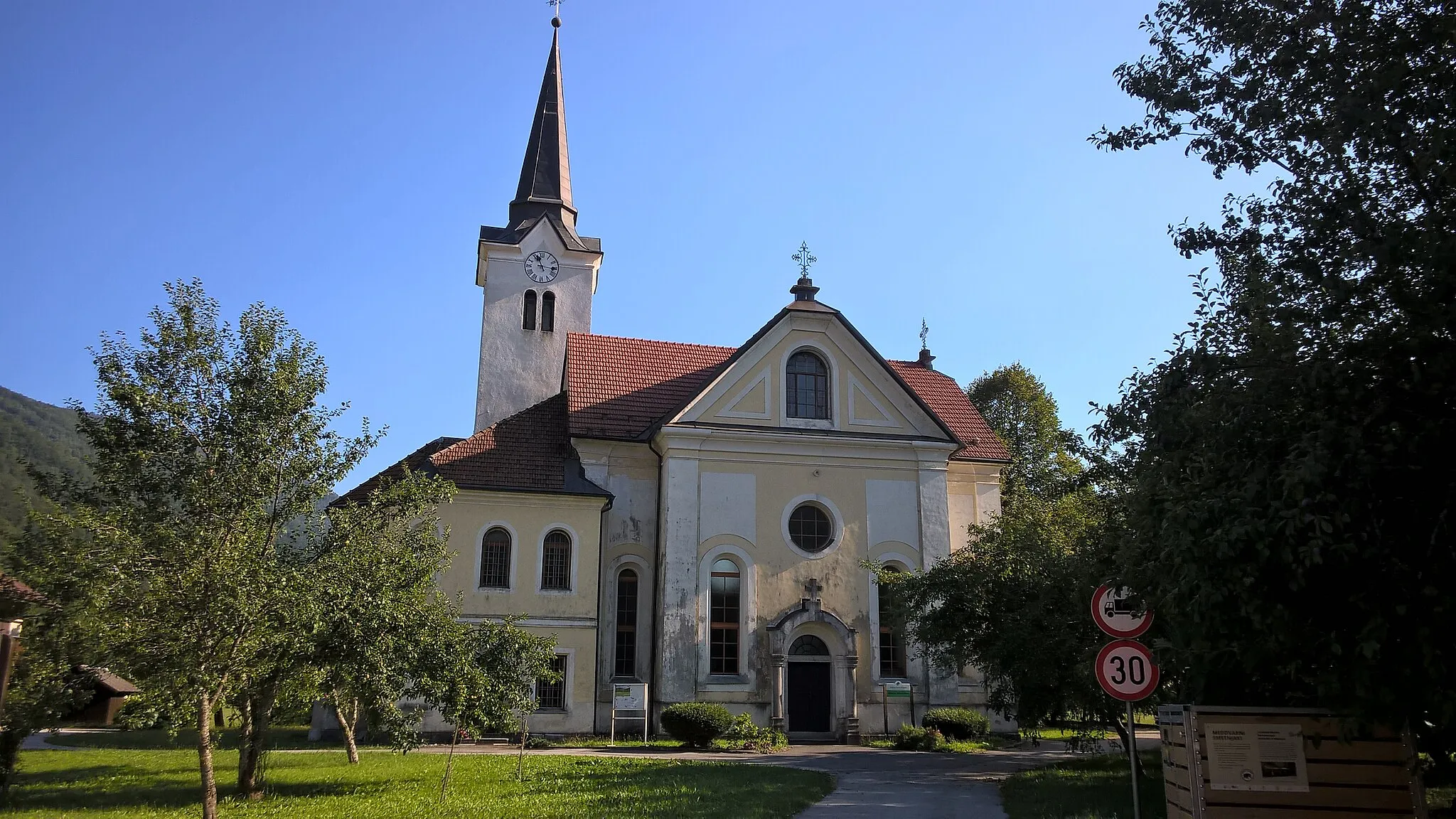 Photo showing: Cerkev svetega Petra in Pavla v Osilnici