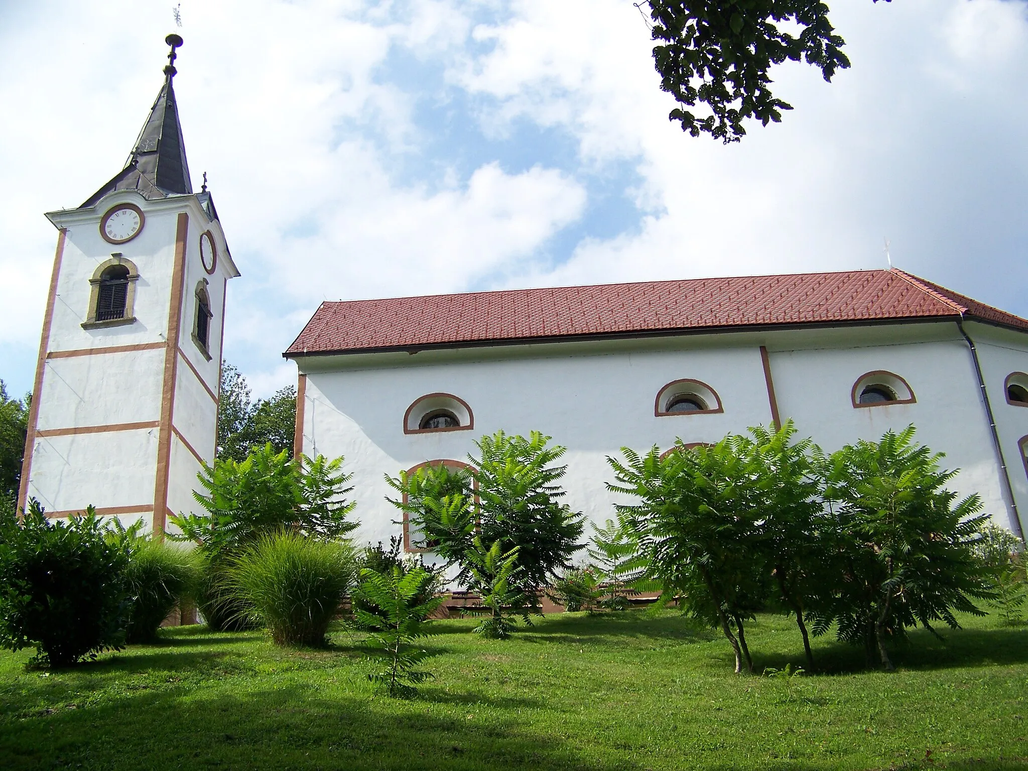 Photo showing: Cerkev svete Magdalene, Hom