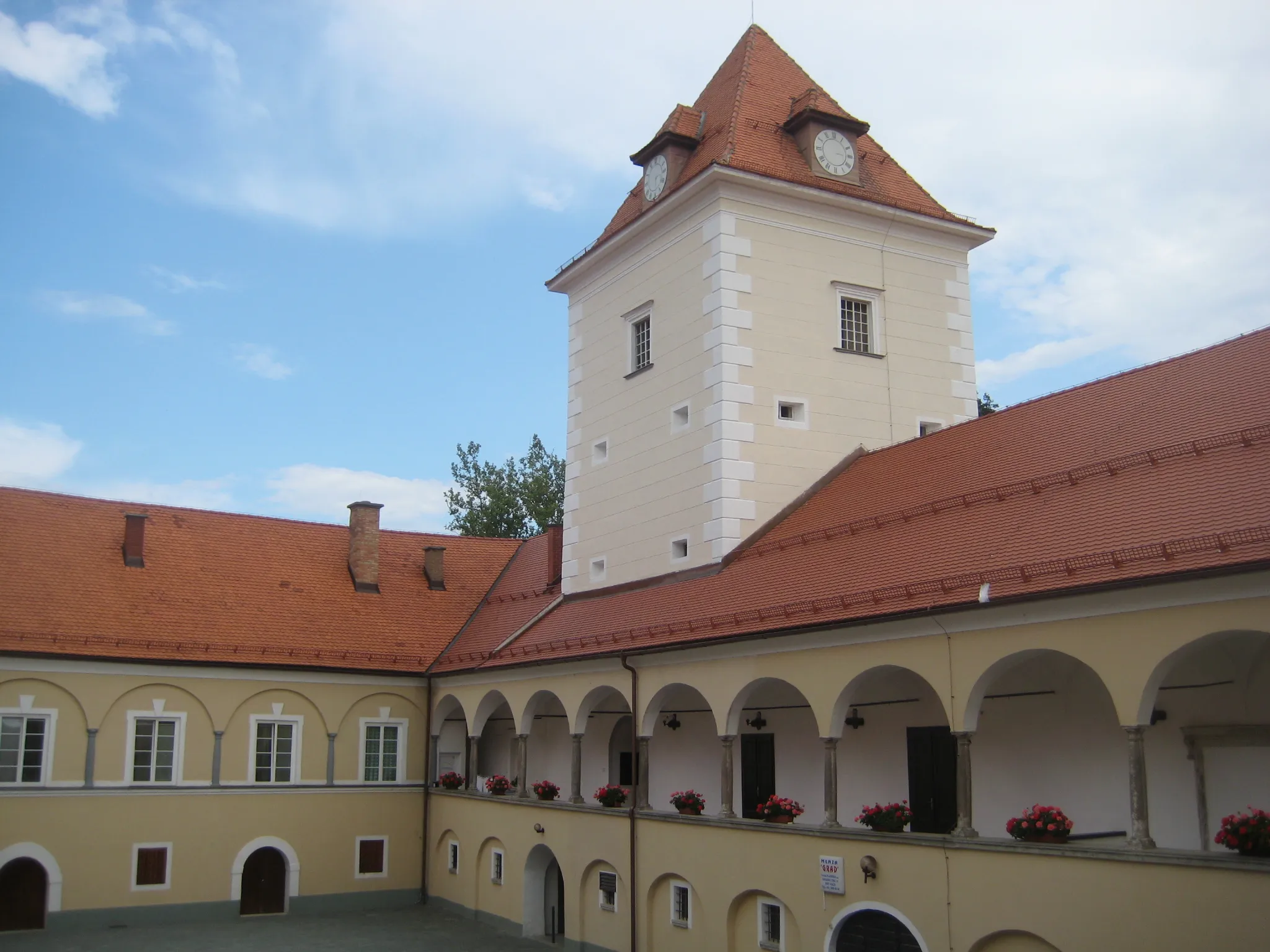 Photo showing: Rače castle, Slovenia.