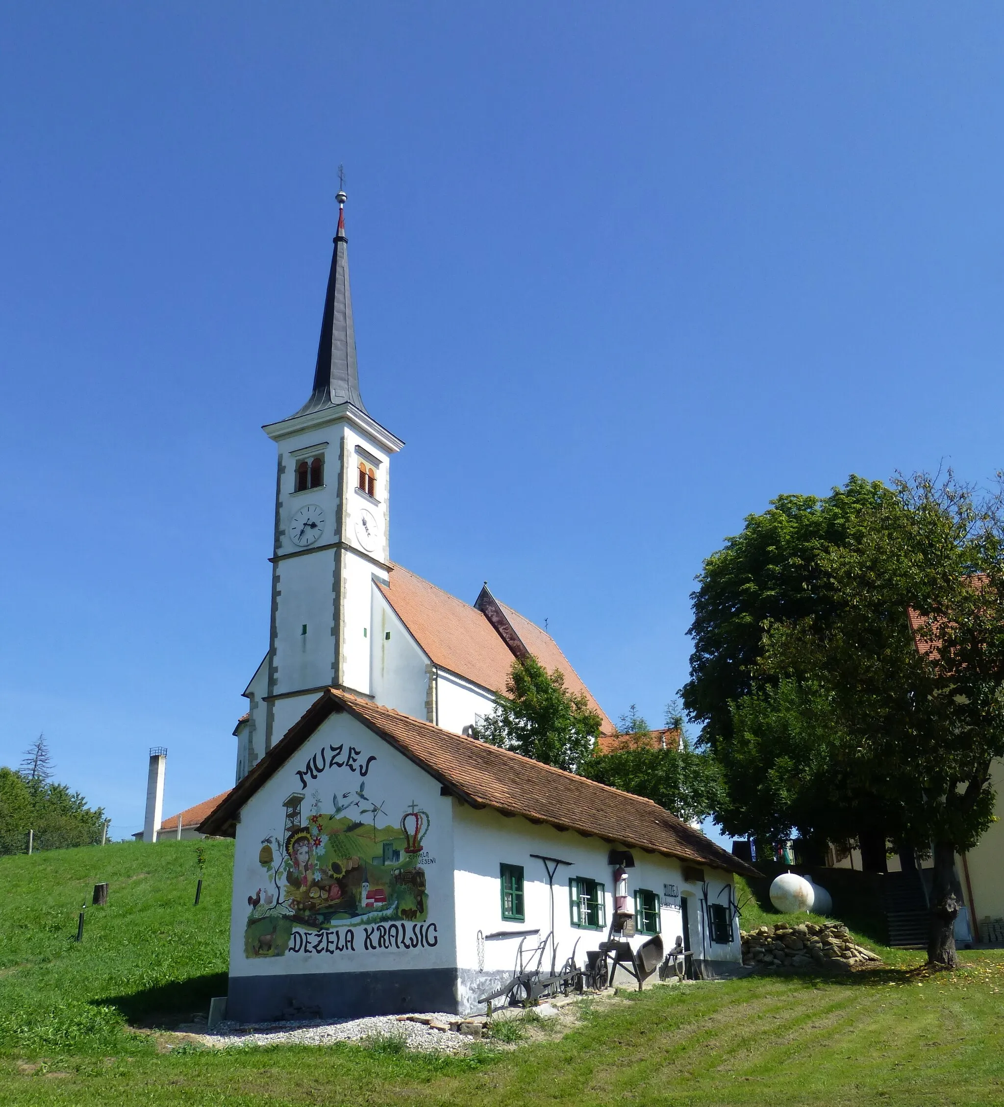 Photo showing: Church and Museum of the Automn, Municipality of Juršinci near Ptuj, Podravska (Drava Region).