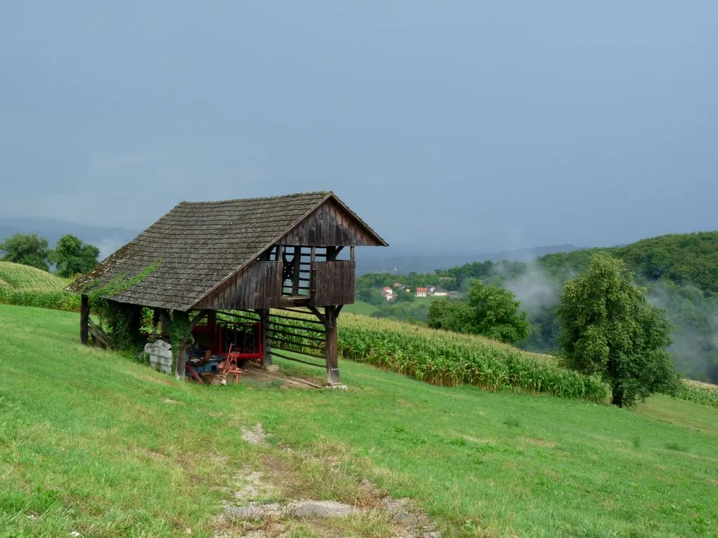 Photo showing: Kozolec Velika Strmica