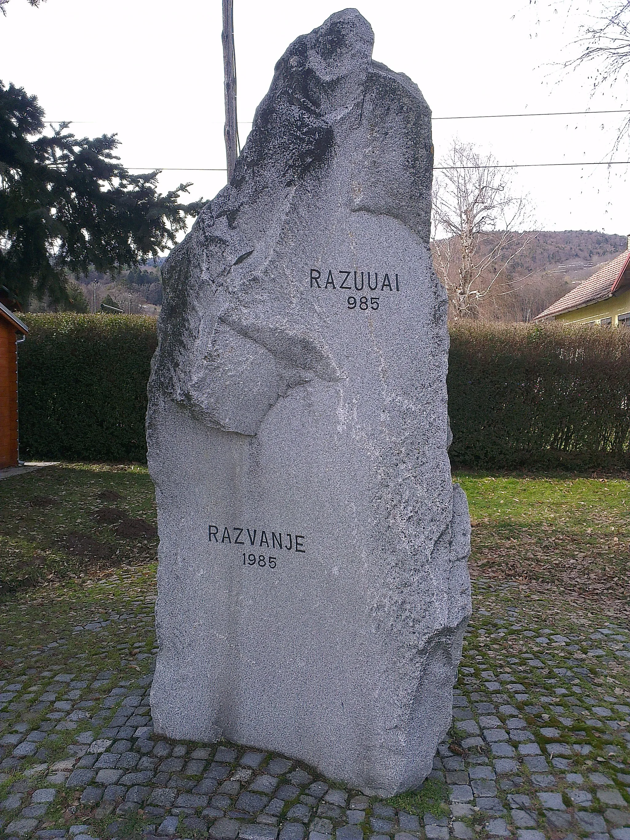 Photo showing: Razvanje