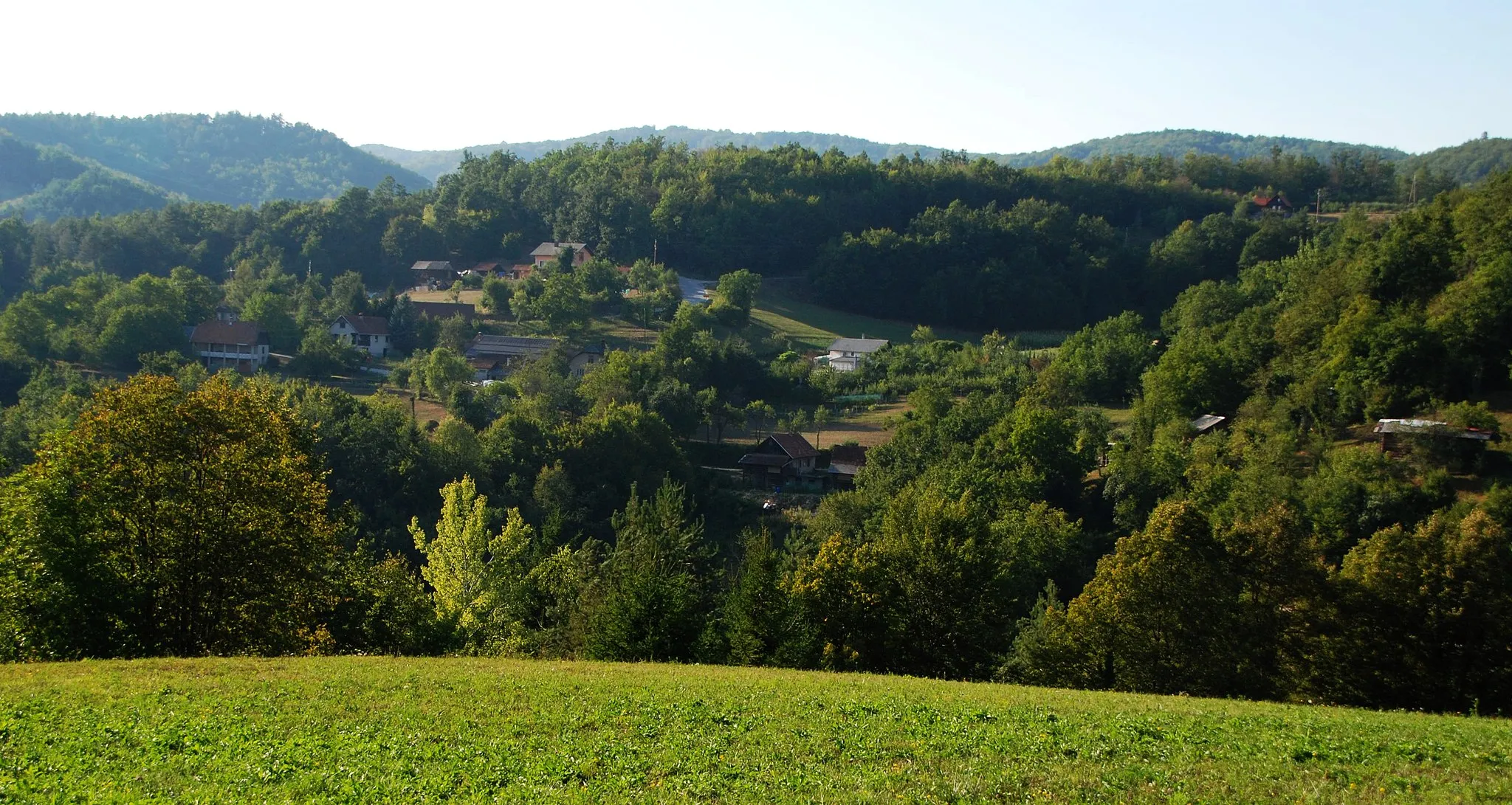 Photo showing: The core of the village of Zabukovje (Municipality of Šentrupert), southeastern Slovenia.