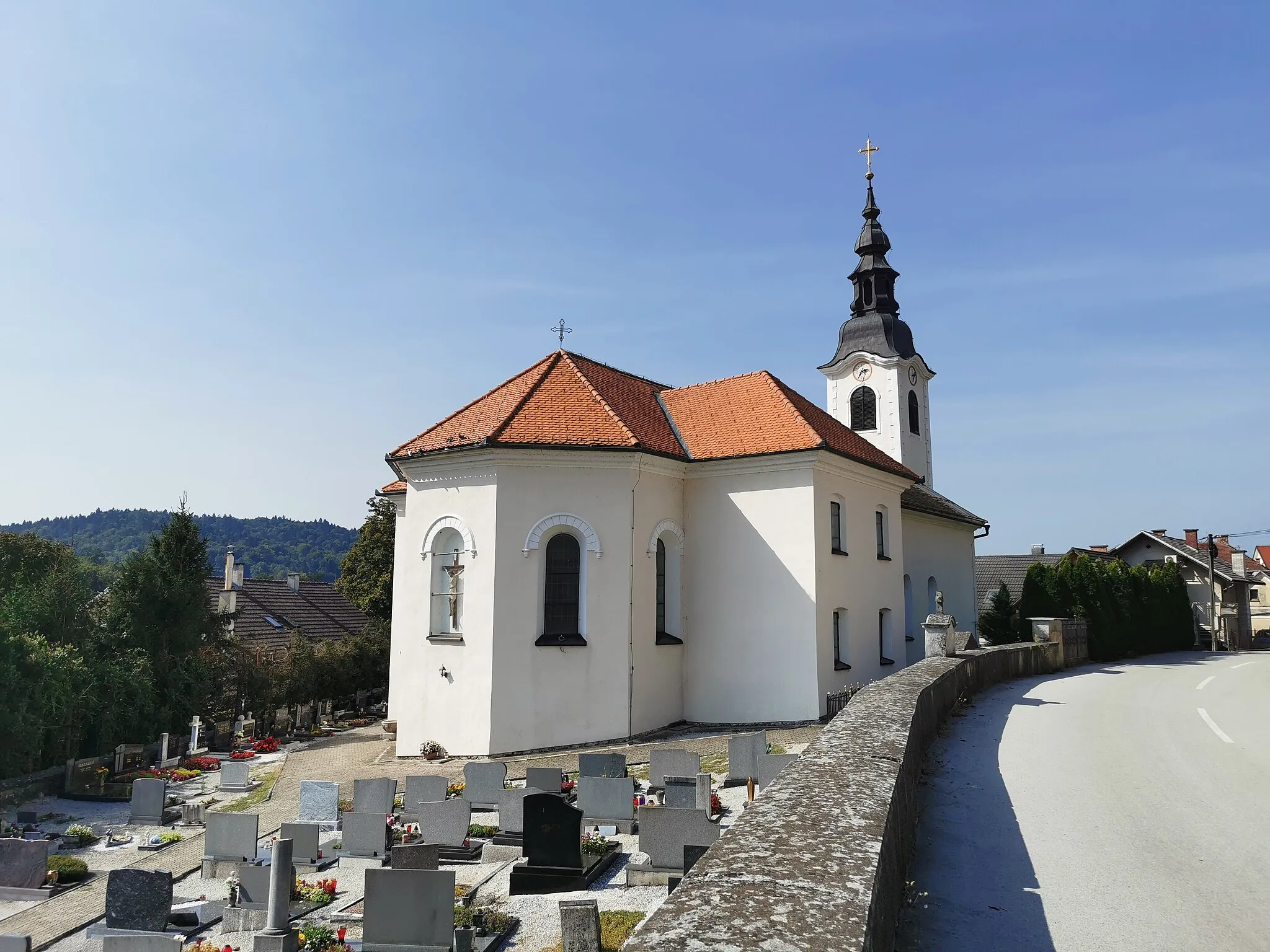 Photo showing: Cerkev sv. Petra, Otočec (Pfarrkirche in Slowenien)