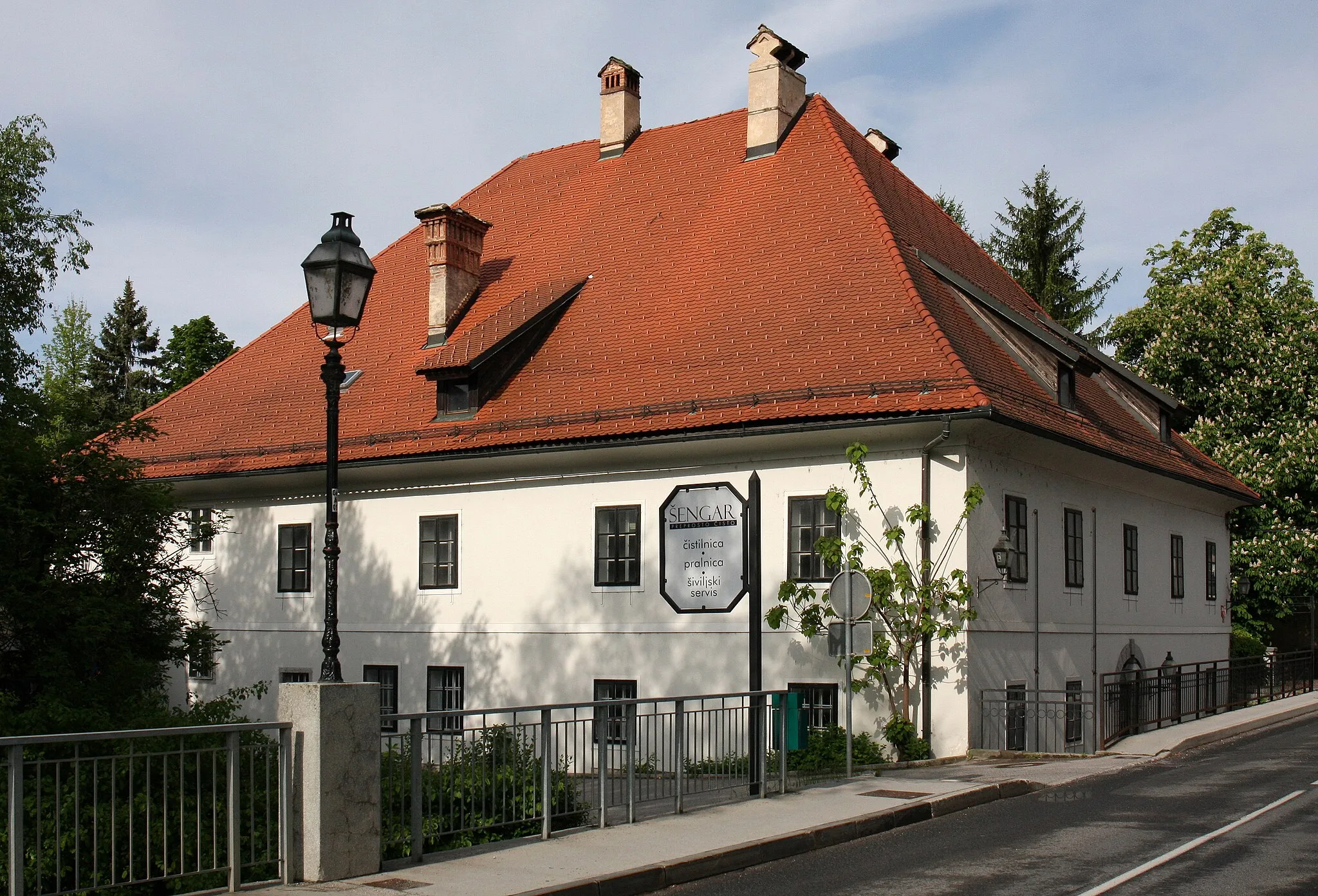 Photo showing: Lavrenčič house (old post office) in Vrhnika, Slovenia.