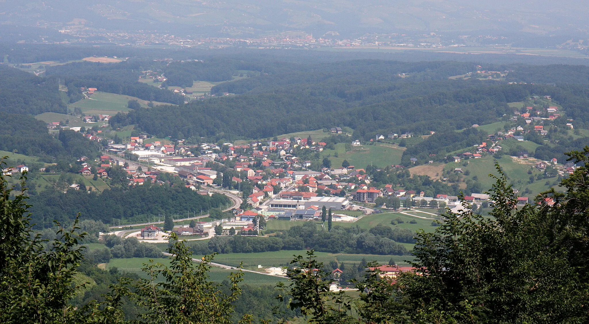 Photo showing: Poljčane, town in Slovenia, view from Mt. Boč.
