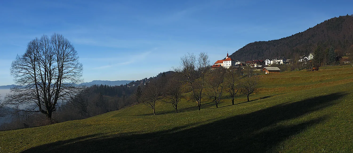 Photo showing: Nice village on a sunny terrace of Krvavec mountain.