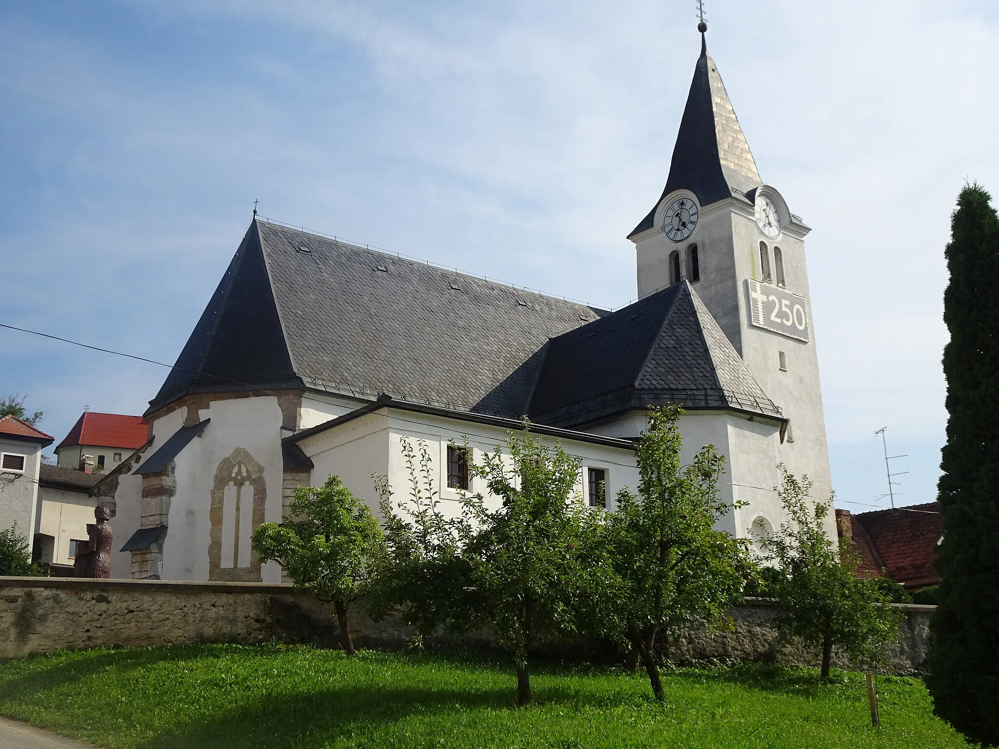 Photo showing: St. Andrew Parish Church, Makole, Slovenia