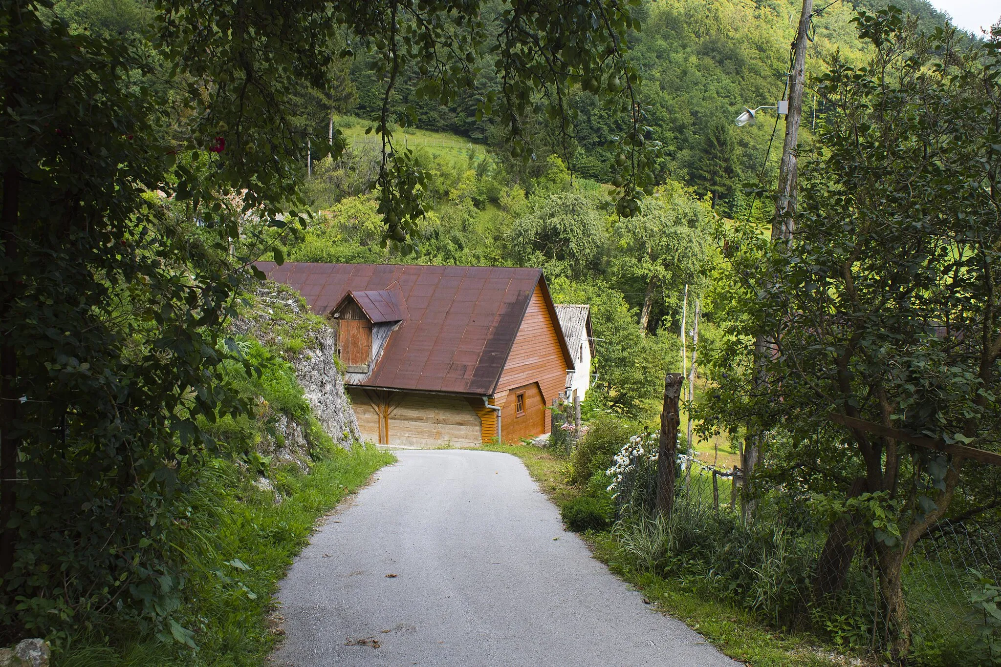 Photo showing: Kekić Draga village