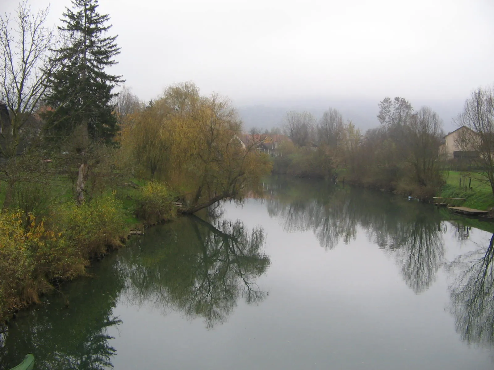 Photo showing: River Krka, Kostanjevica na Krki, Slovenia.

Quelle: eigene Aufnahme 11 Nov. 2005
Fotograf: Janez Novak, Ljubljana, Slovenija