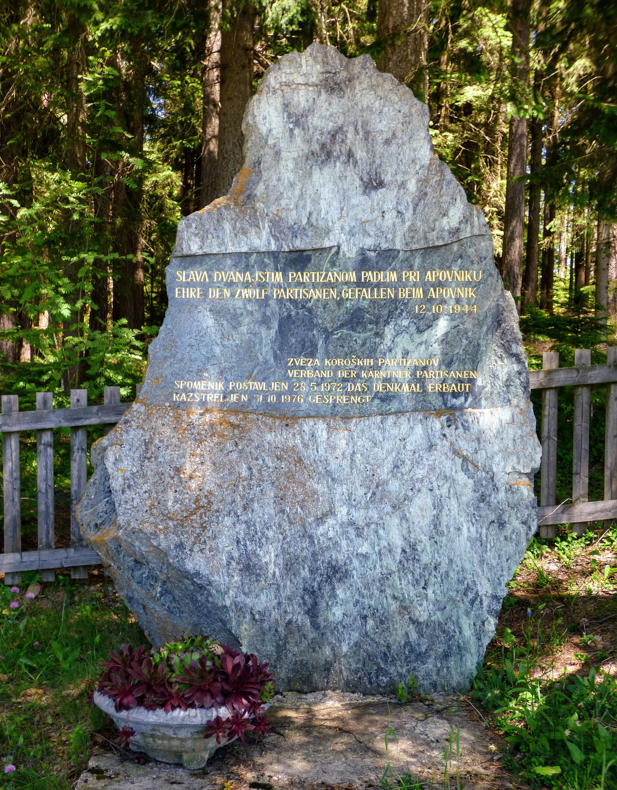 Photo showing: Partisanendenkmal Kömmelgupf / Apovnik, Gemeinde Bleiburg