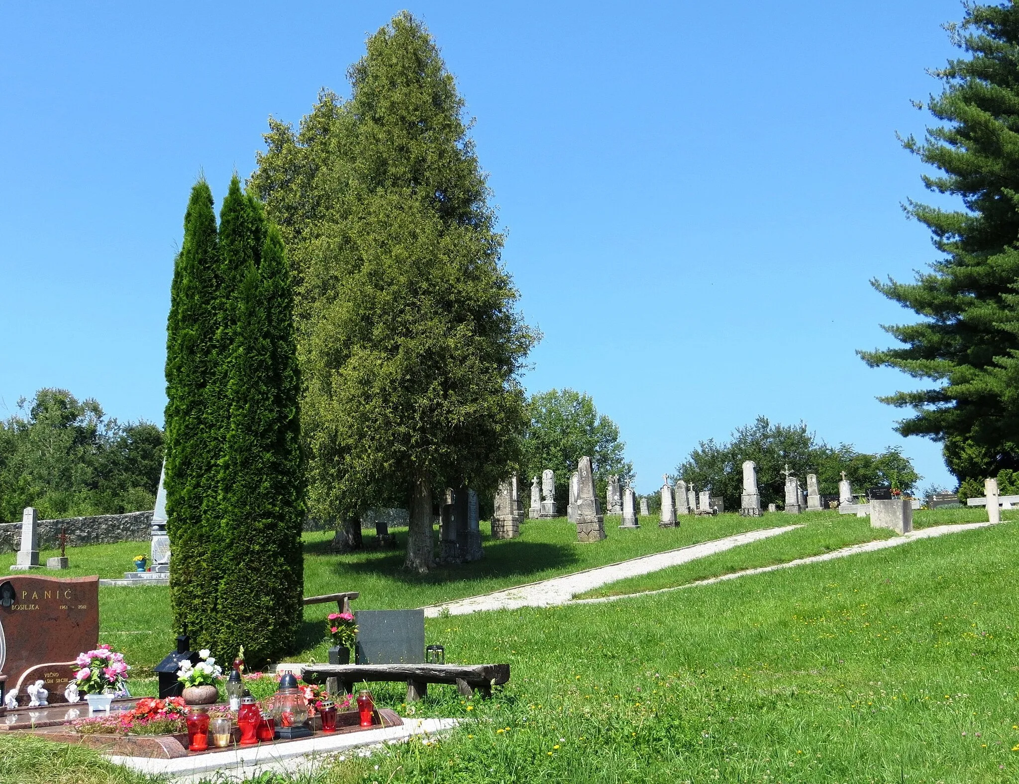 Photo showing: Cemetery in Stari Log, Municipality of Kočevje, Slovenia