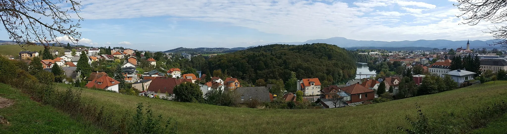 Photo showing: Panoramski pogled iz drevoreda