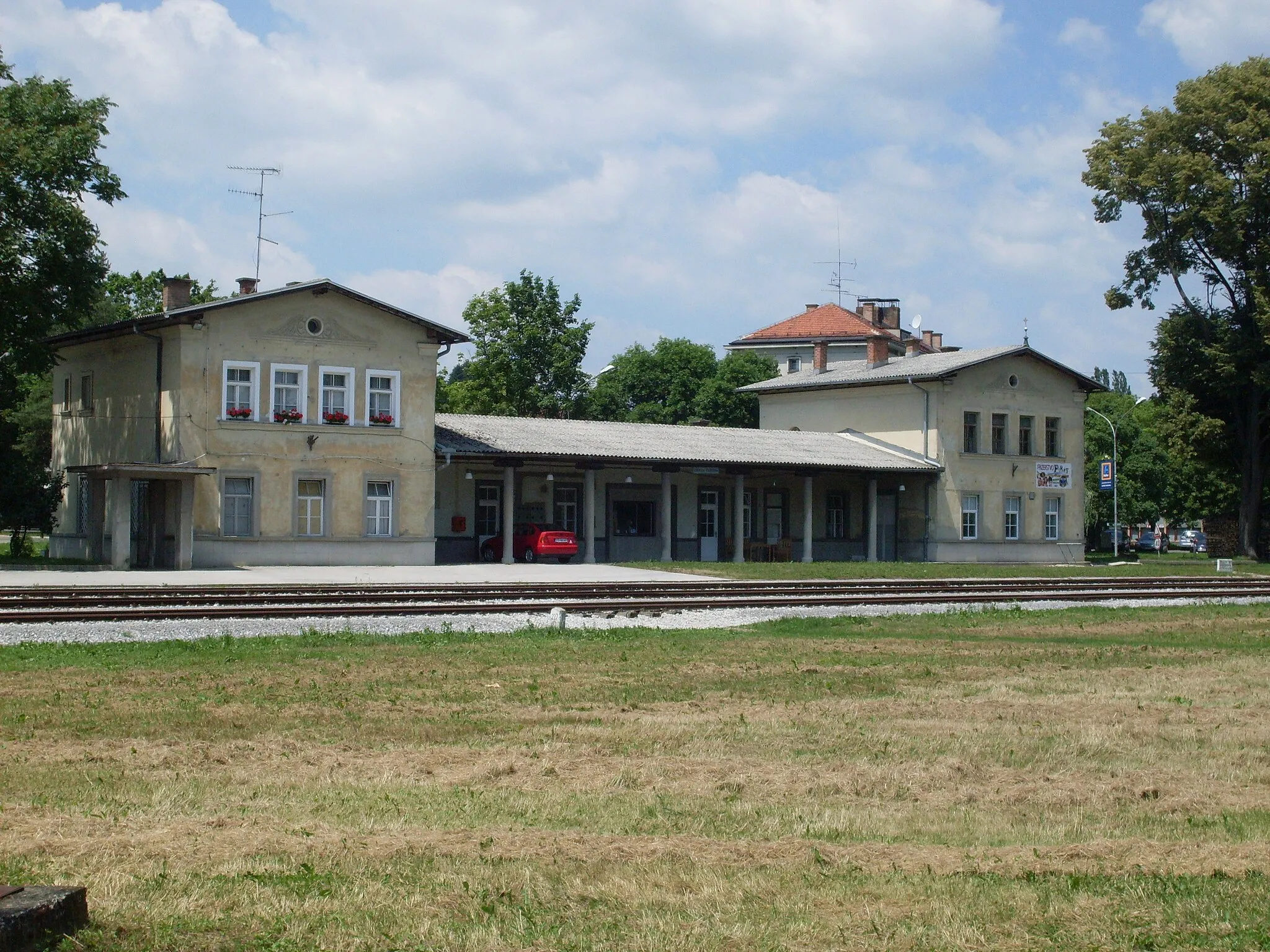 Photo showing: Train station in Gornja Radgona, Slovenia. Built in 1883.