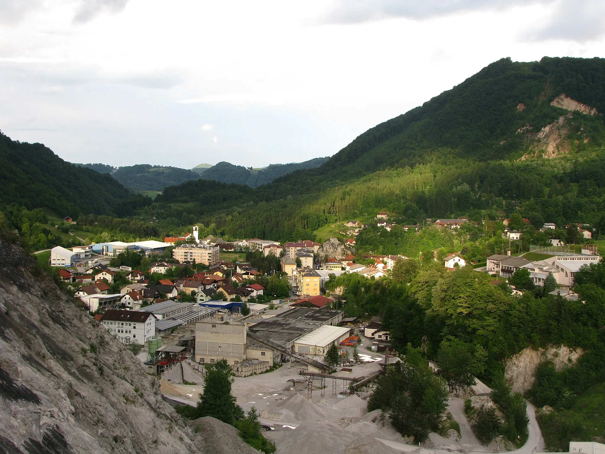 Photo showing: Town of Kisovec (population cca. 1700), Zagorje ob Savi municipality, Slovenia