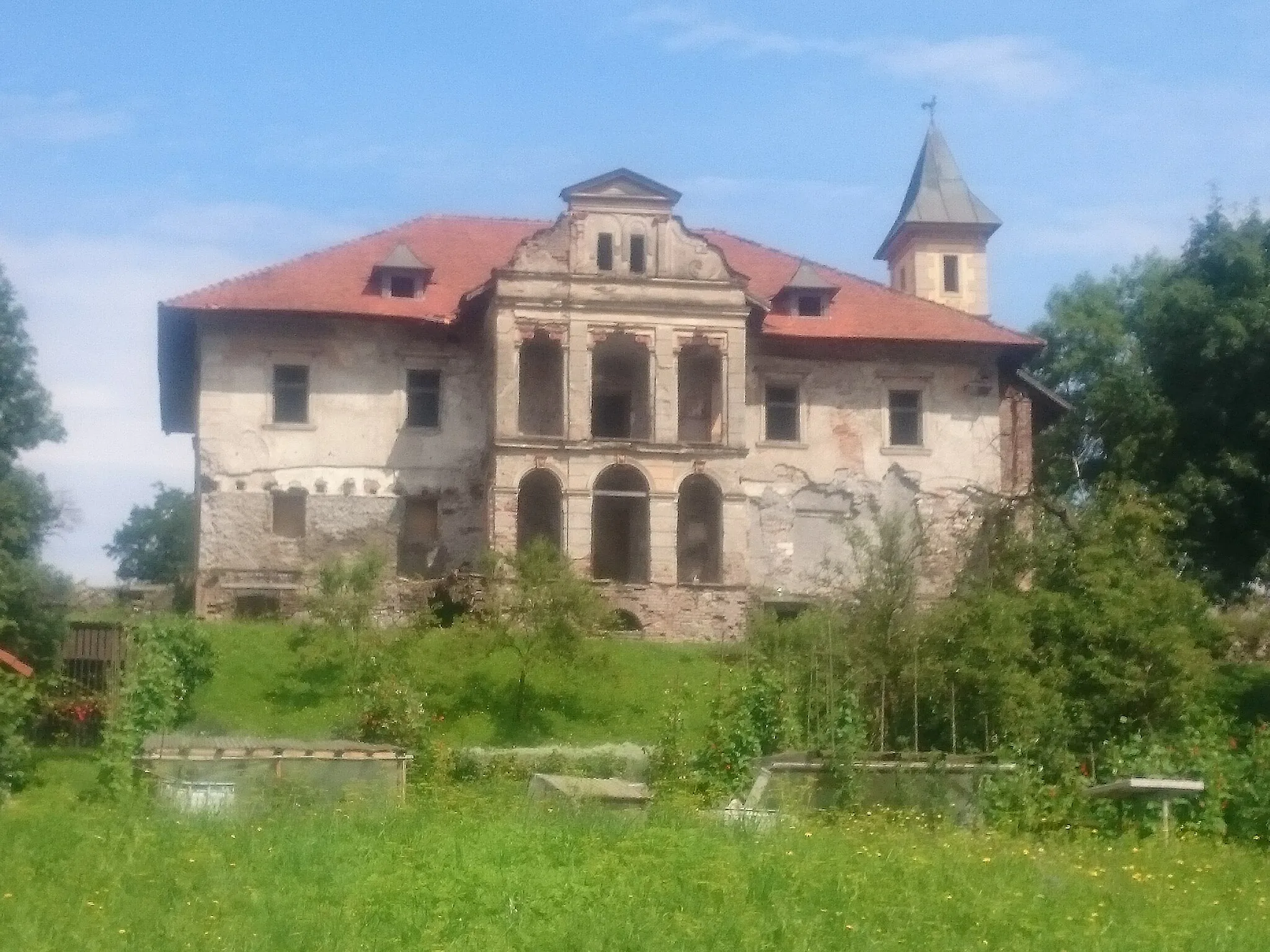 Photo showing: Javornik Manor in Ravne na Koroškem. More info: [3] and http://www.kleindenkmaeler.at/detajl/schloss_javornik[] (the second one in Slovenian only).