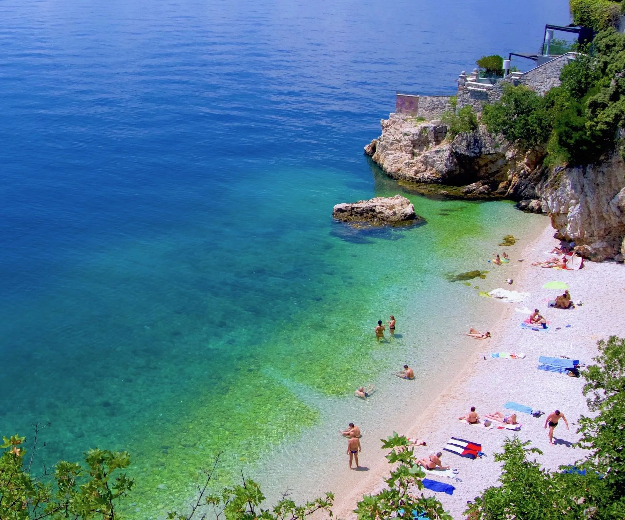 Photo showing: Sablićevo Beach near city center