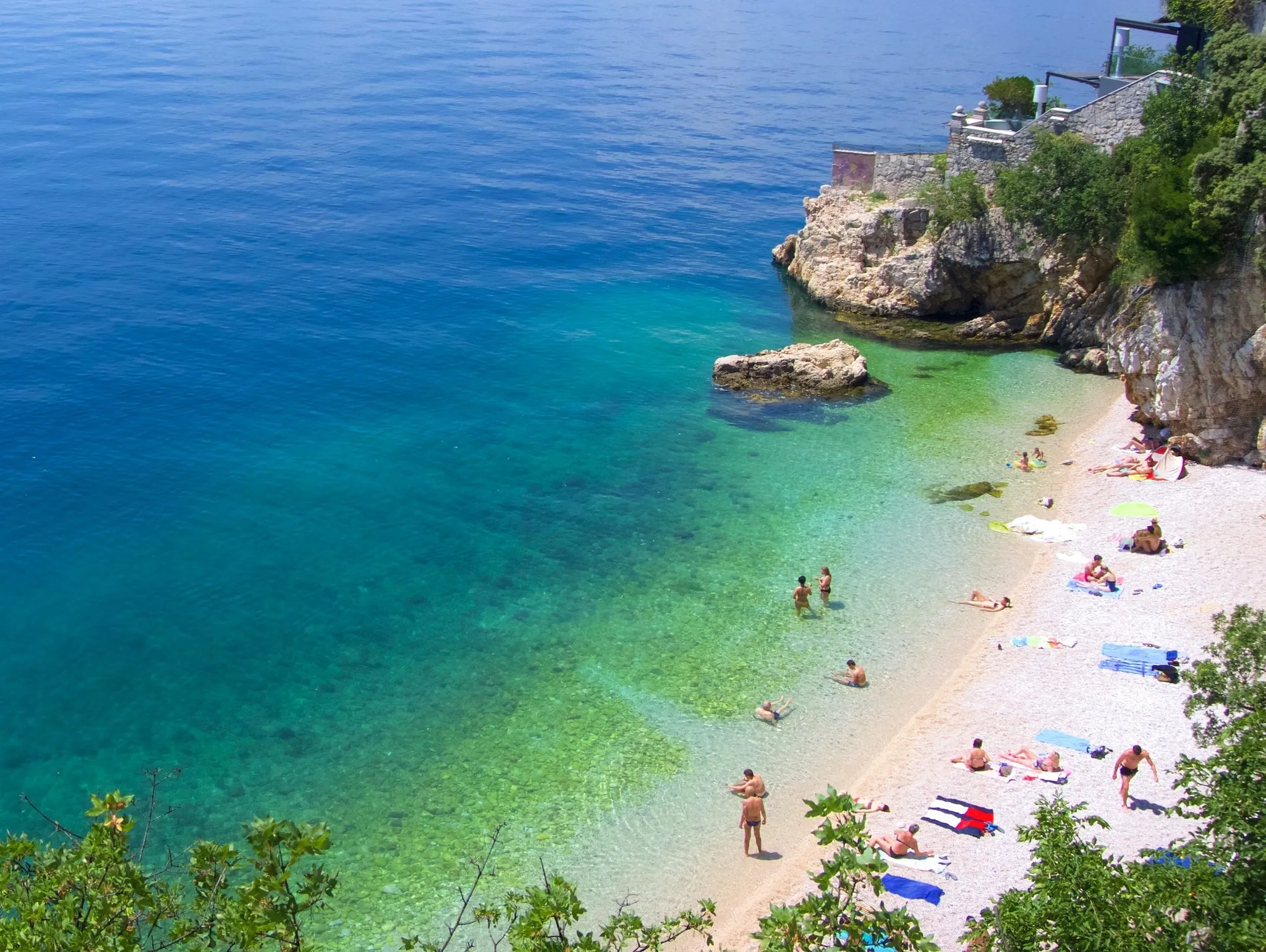 Photo showing: Sablićevo Beach near city center