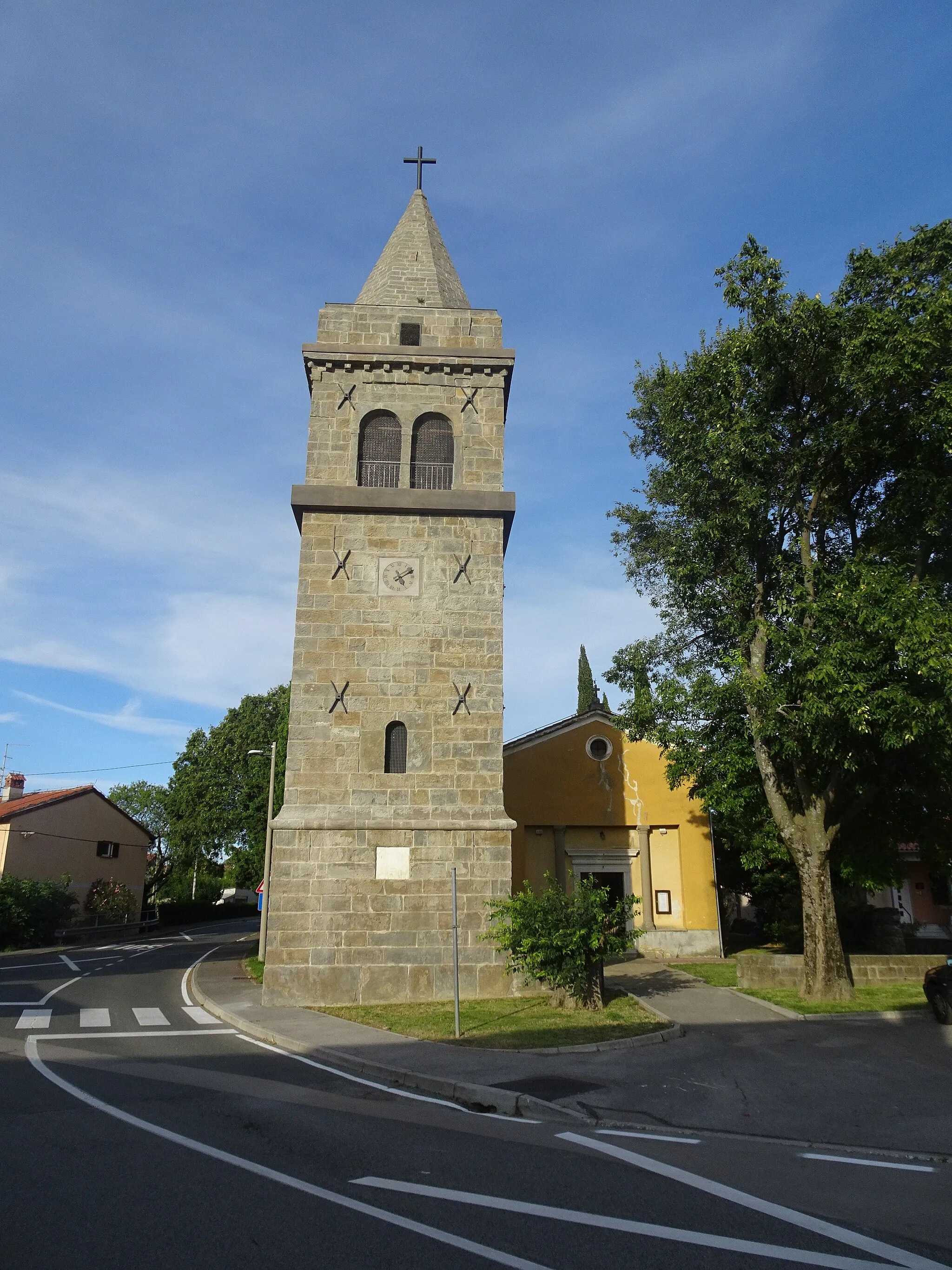Photo showing: Holy Cross Church Marezige, Slovenia with separated belltower