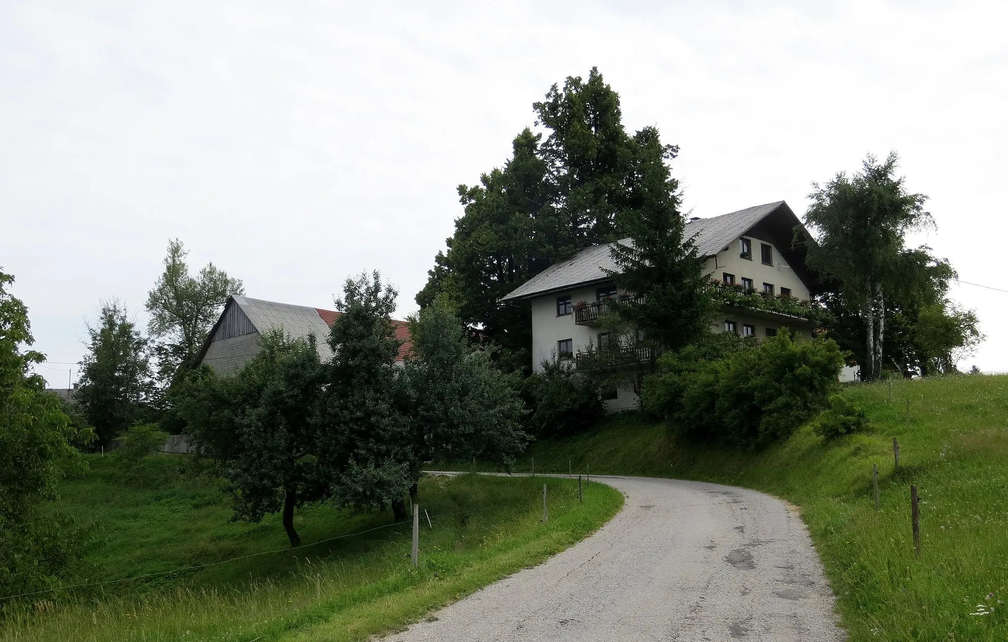 Photo showing: The hamlet of Mravljišče in Potok, Municipality of Idrija, Slovenia