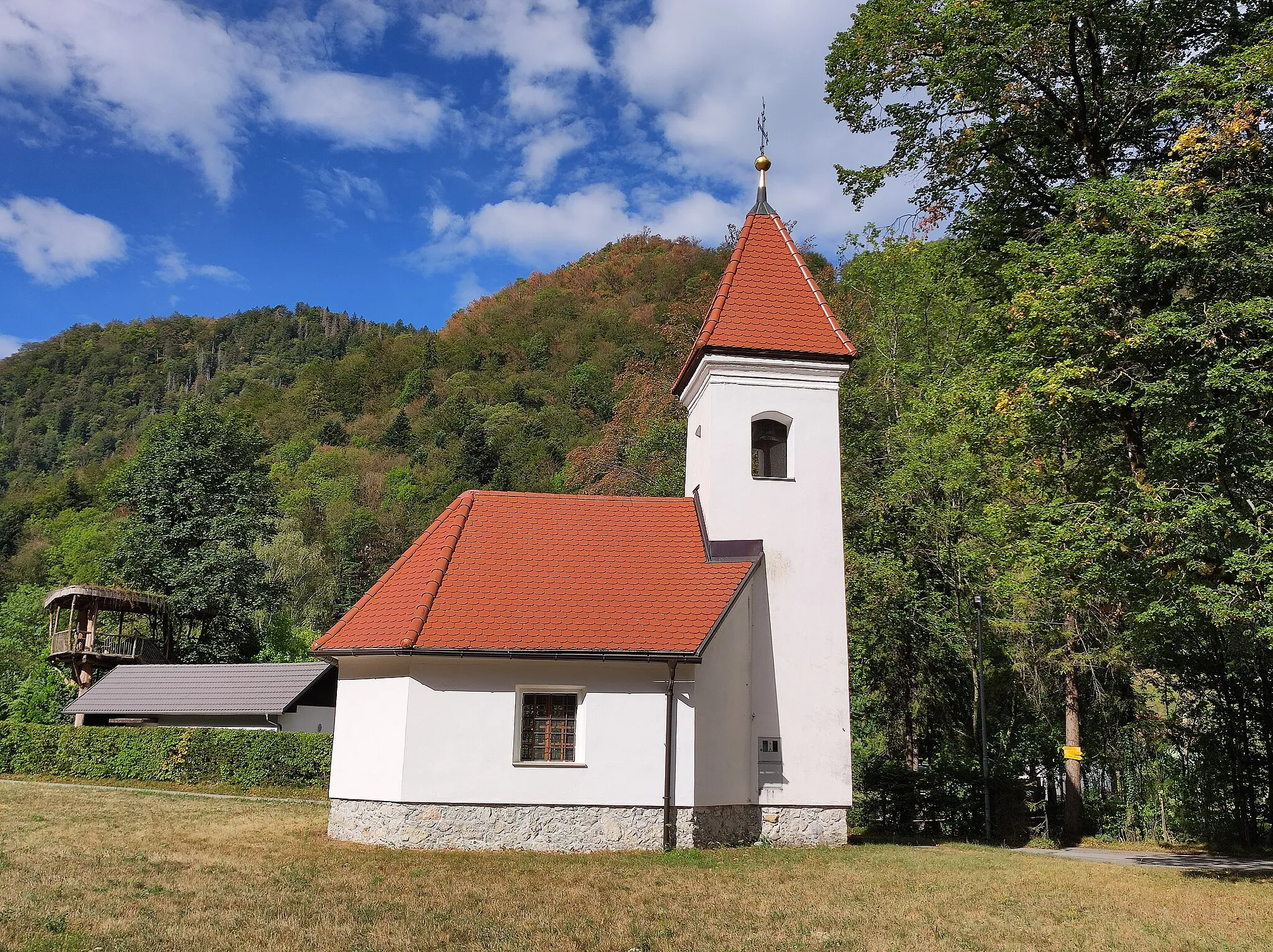 Photo showing: St. Gertrude church in Iška. More info (in Slovenian only).