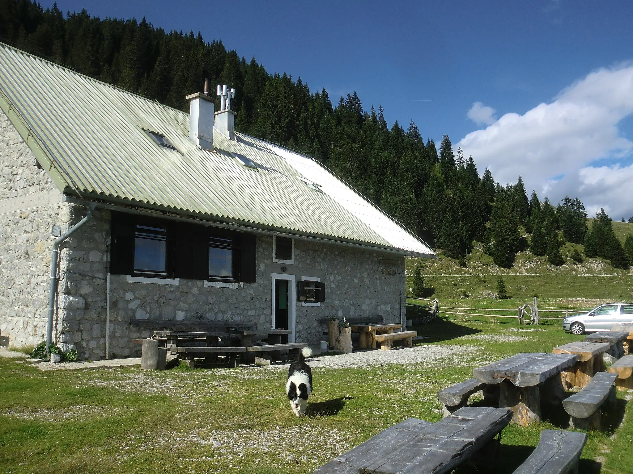 Photo showing: The Lodge at the Šija Pasture (Karawanks).