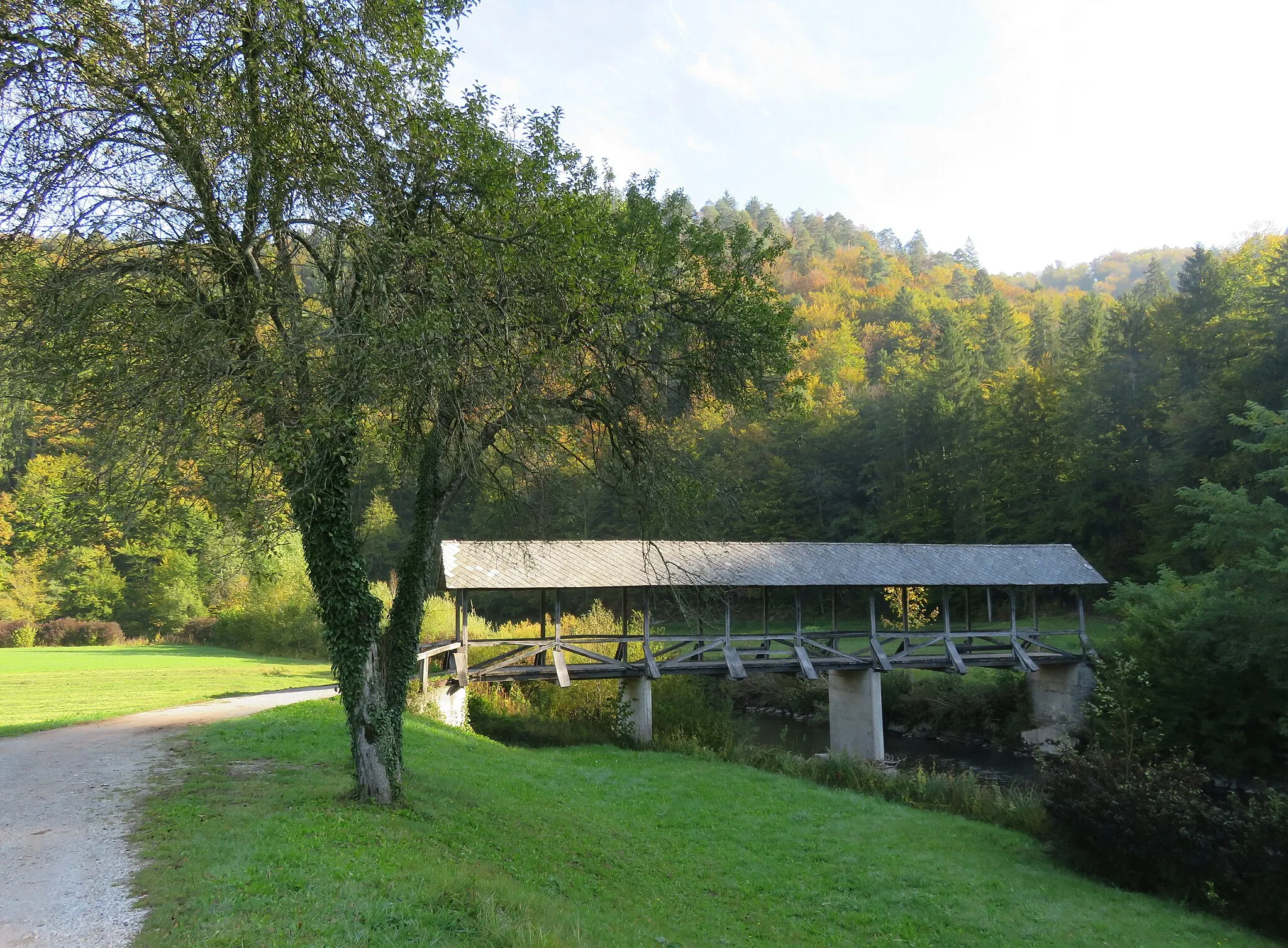 Photo showing: Covered bridge in Podgora, Municipality of Gorenja Vas–Poljane, Slovenia