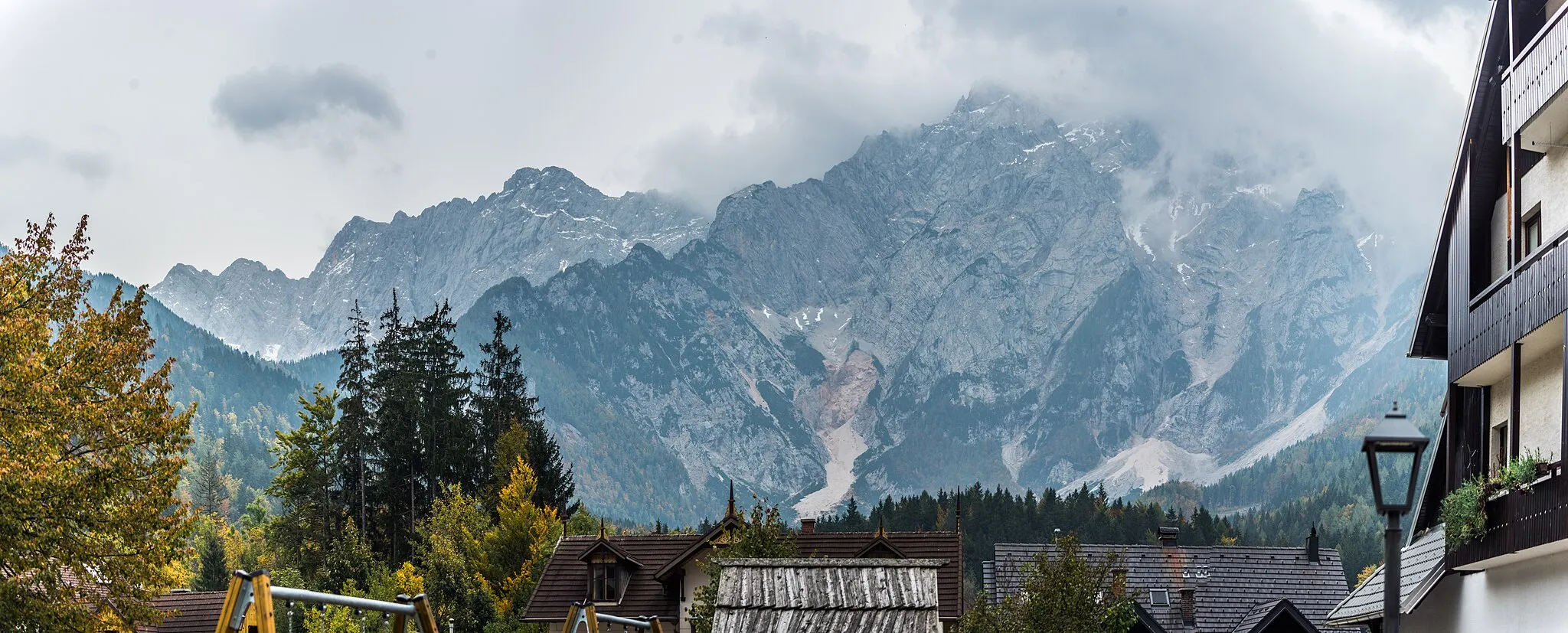 Photo showing: Peaks of the Slovenian Alps from Zgornje Jezersko.