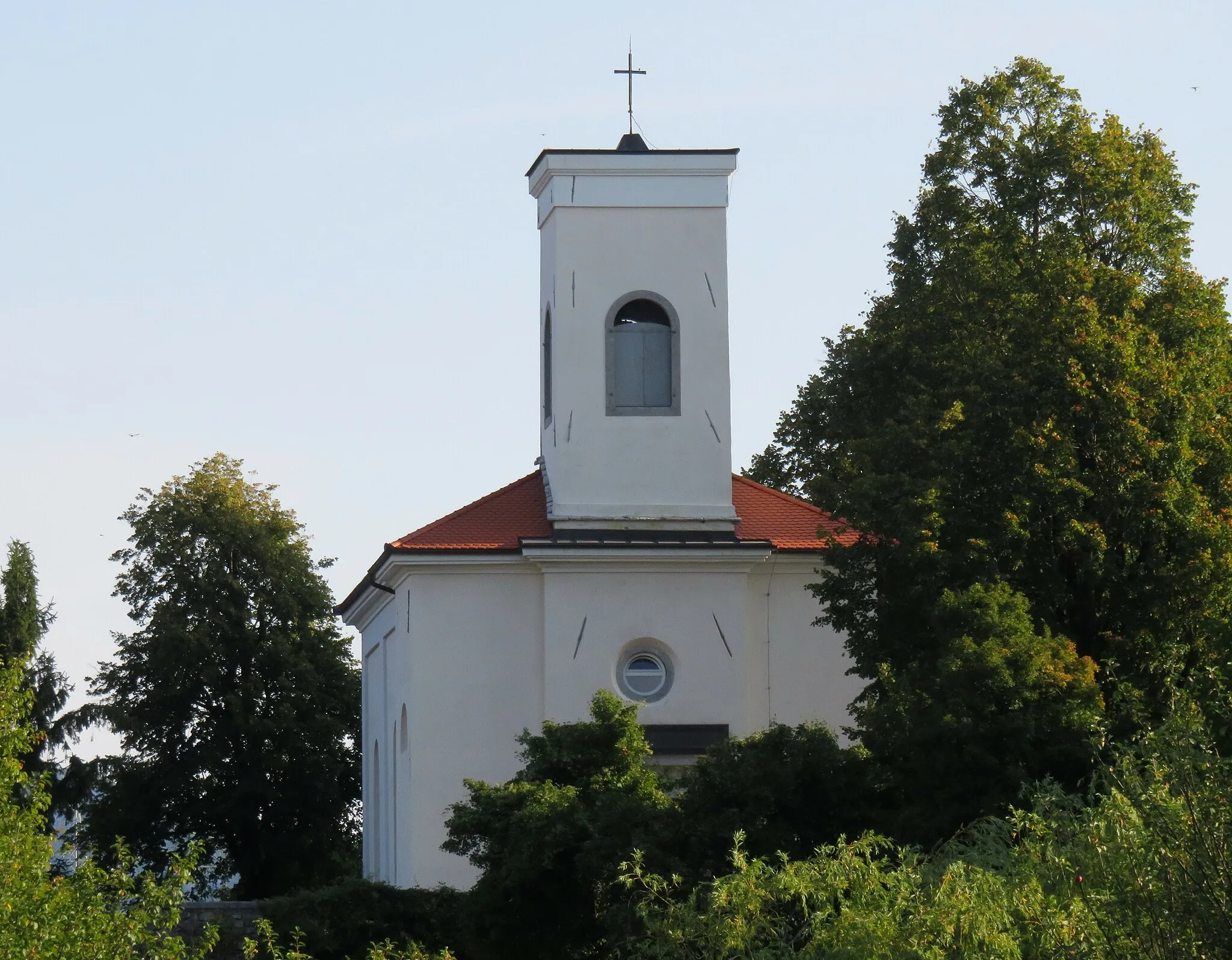 Photo showing: Saint Ulrich's Church in Laže, Municipality of Divača, Slovenia