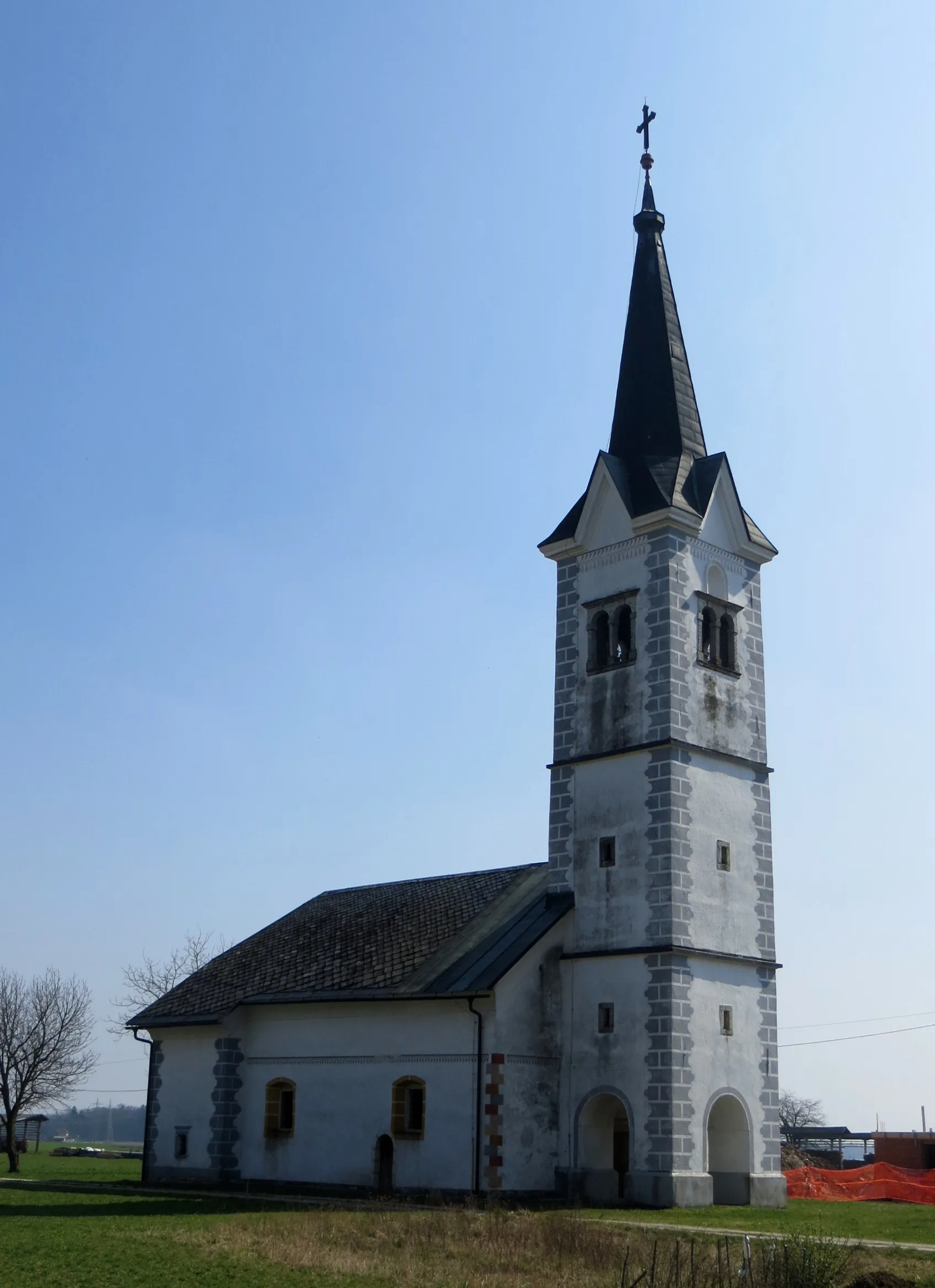 Photo showing: Saint Nicholas' Church in Spodnje Bitnje, Municipality of Kranj, Slovenia