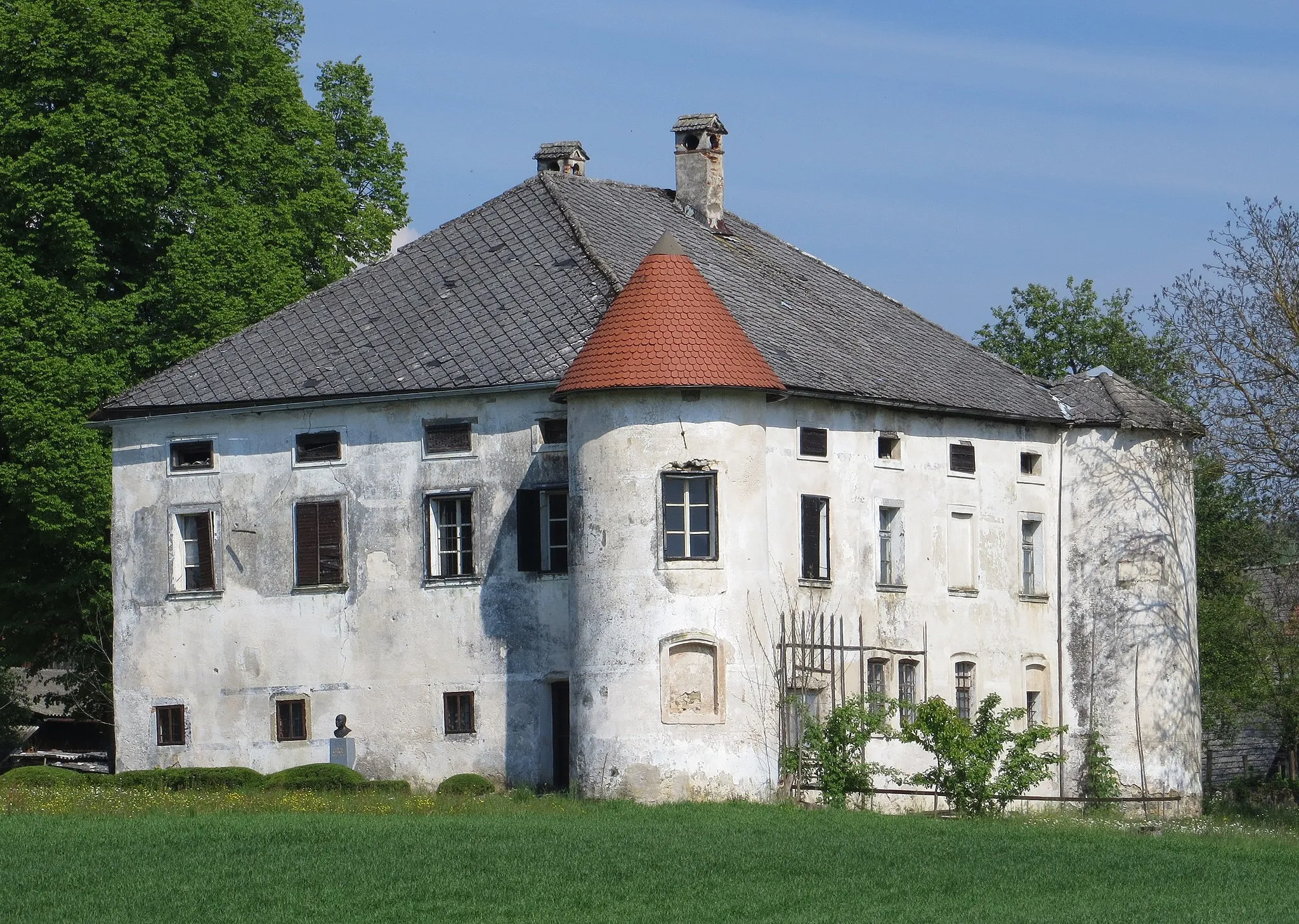 Photo showing: Praproče Manor in Praproče pri Grosupljem, Municipality of Grosuplje, Slovenia