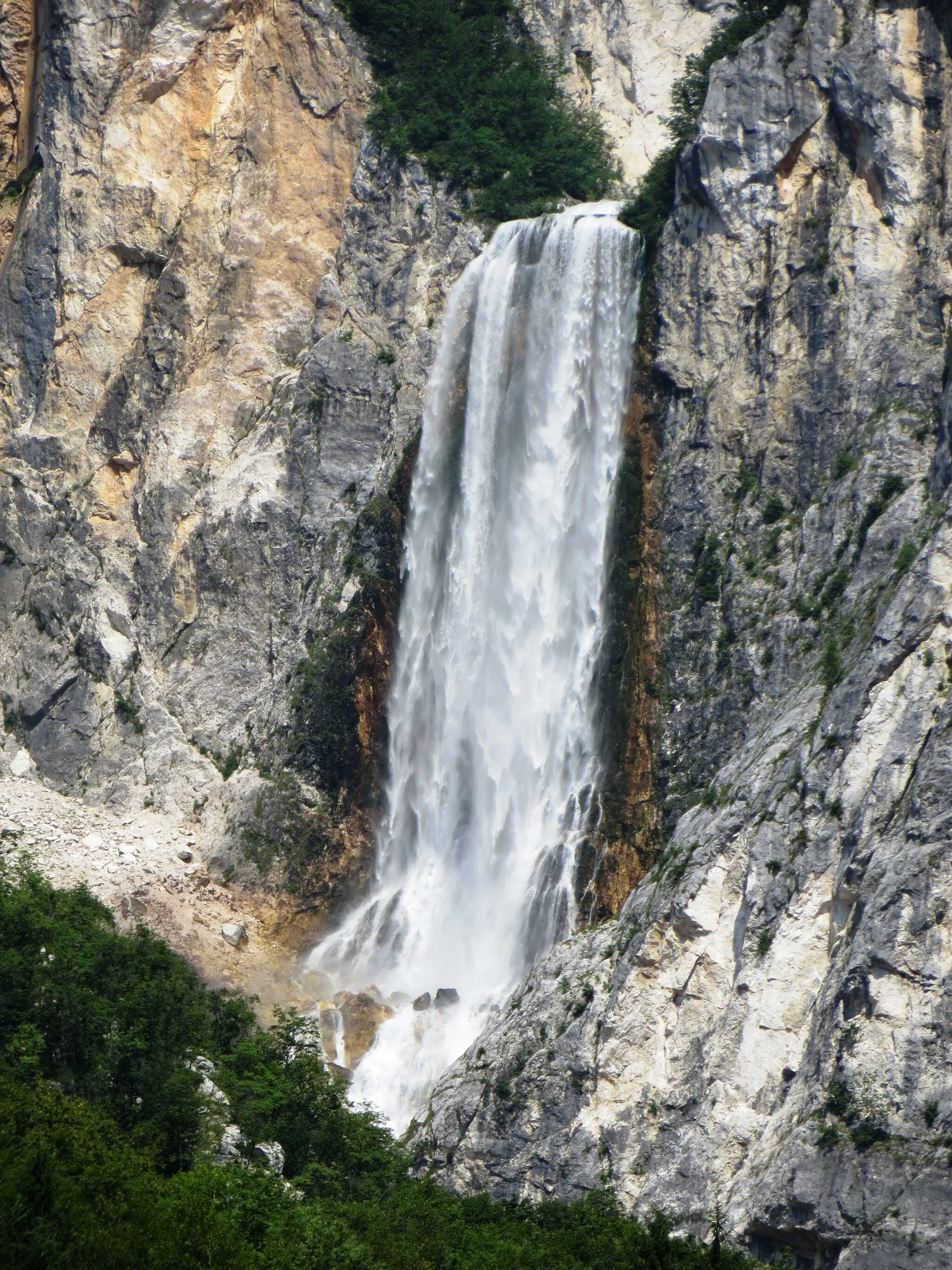 Photo showing: Boka Falls in Žaga, Municipality of Bovec, Slovenia